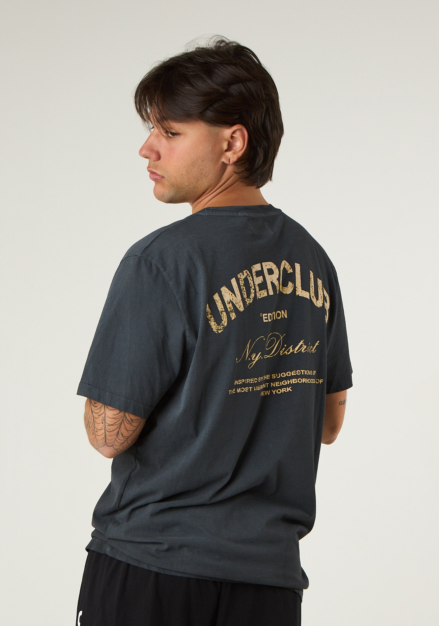 T-shirt con stampa posteriore