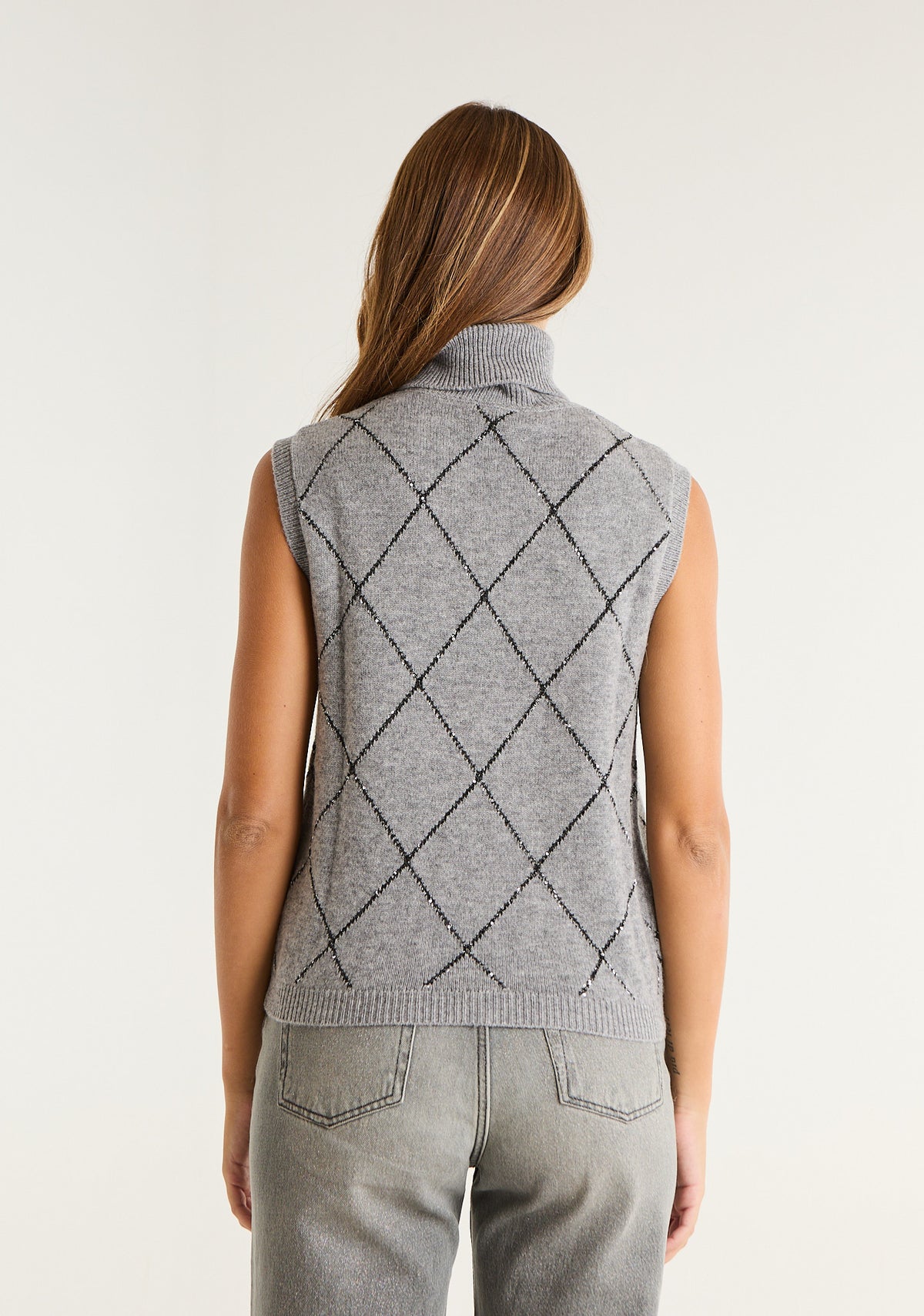 Maglia smanicata collo alto
