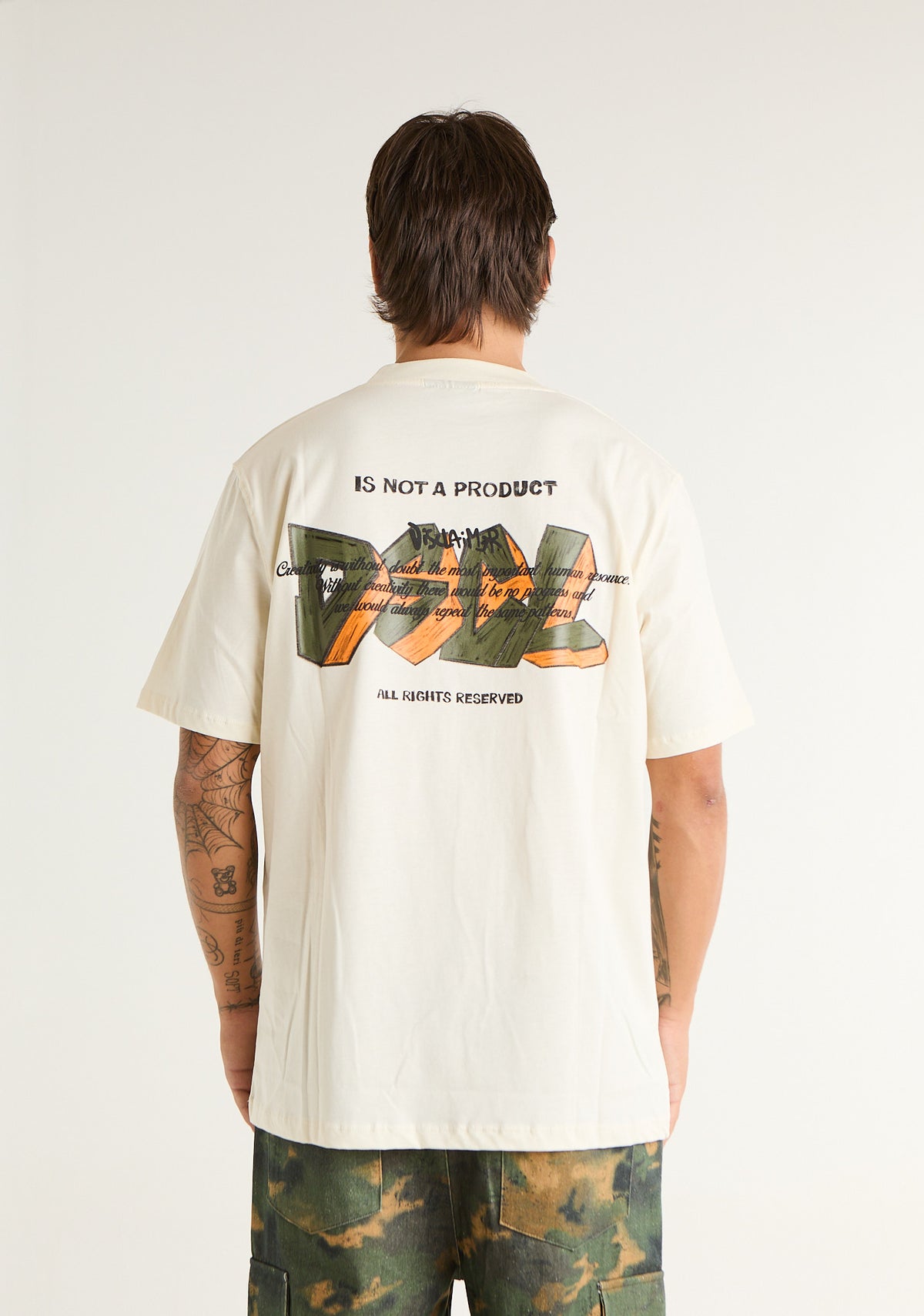 T-shirt con stampa posteriore