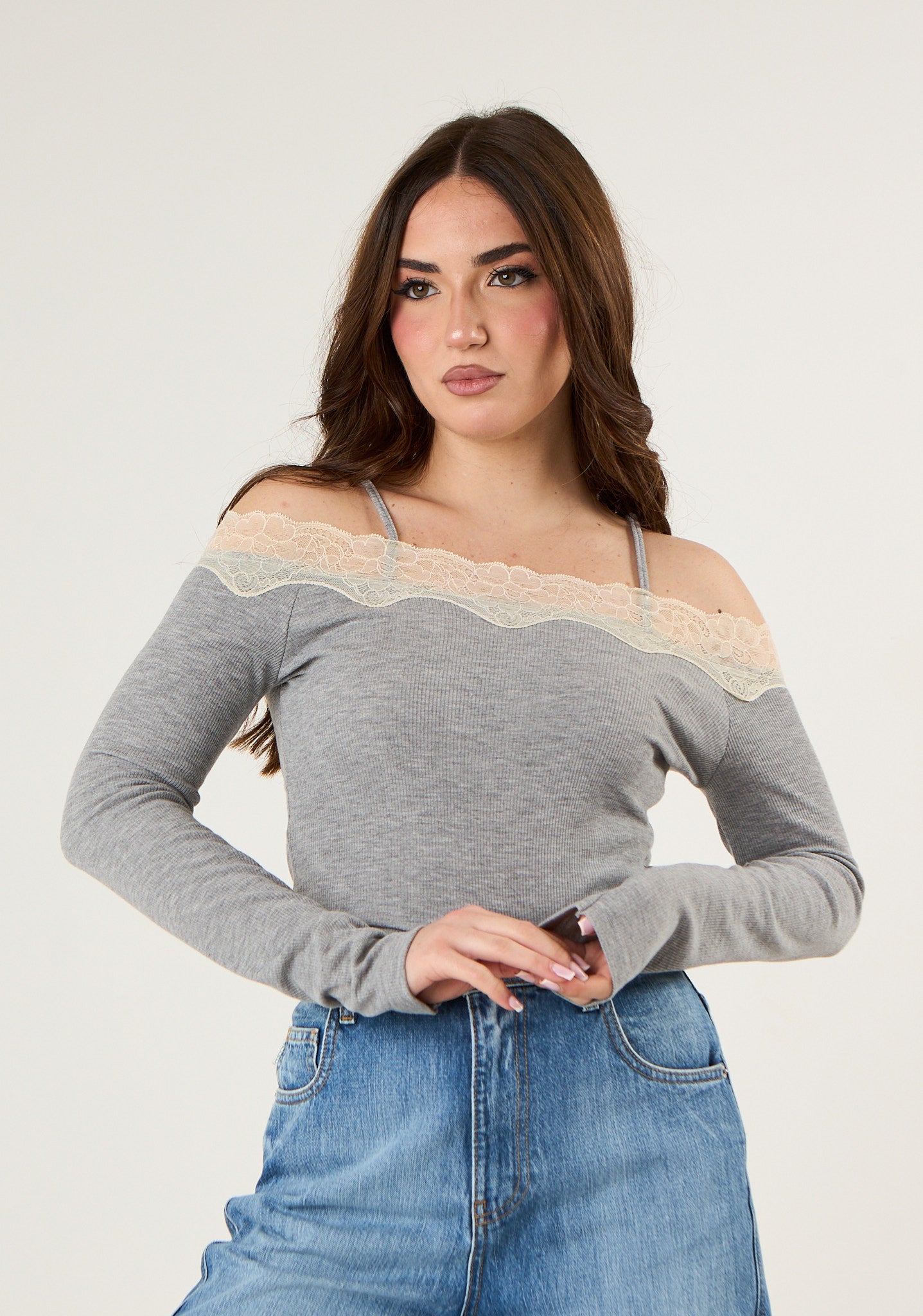 Maglia con scollo a barca in pizzo