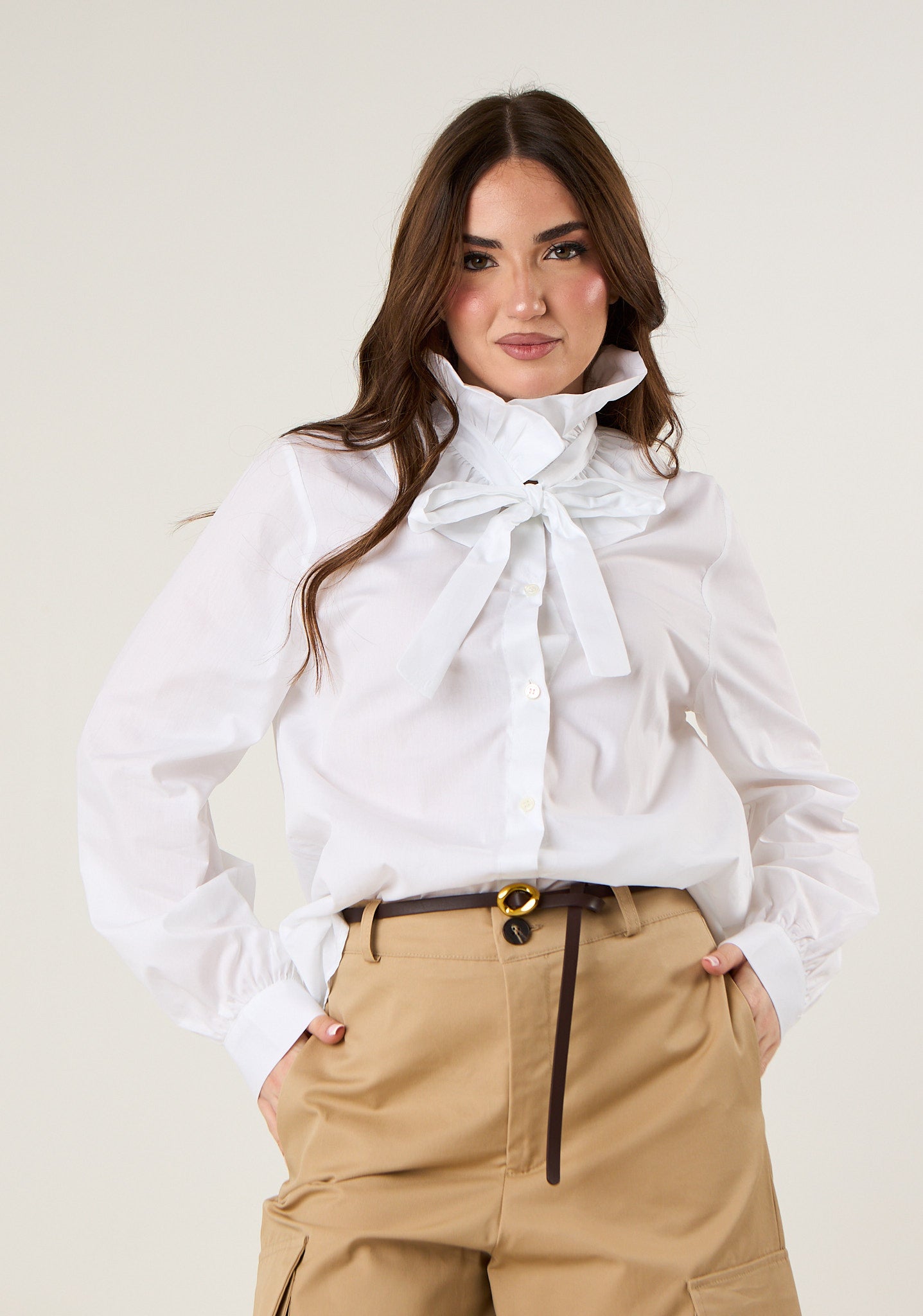 Camicia con collo importante