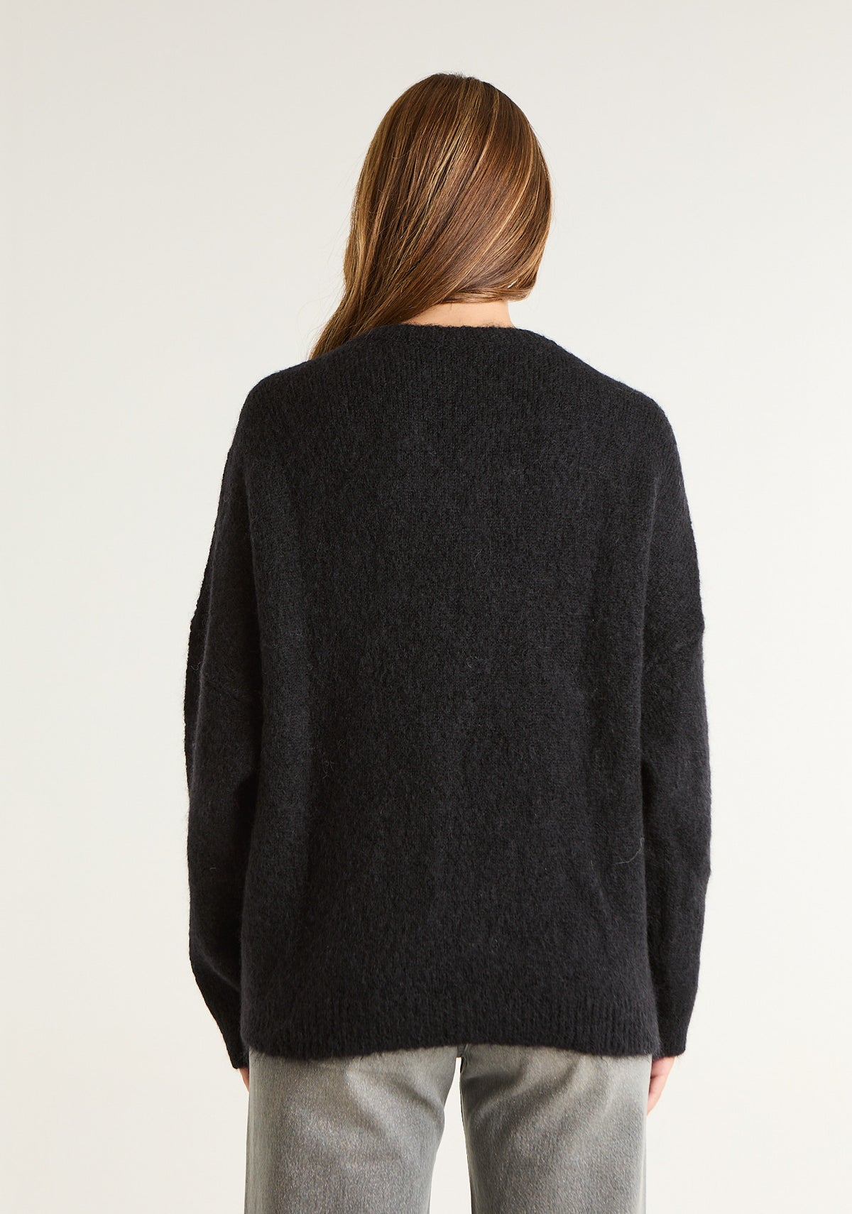 Maglione con applicazioni frontali