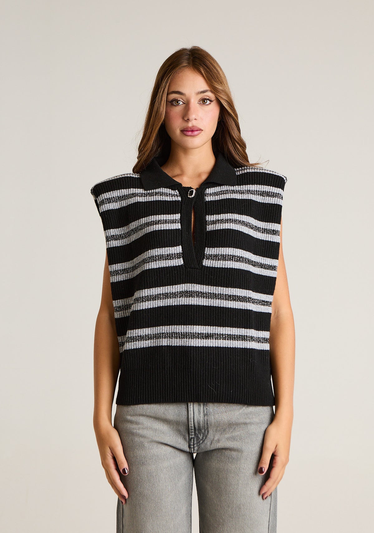 Maglia smanicata a righe