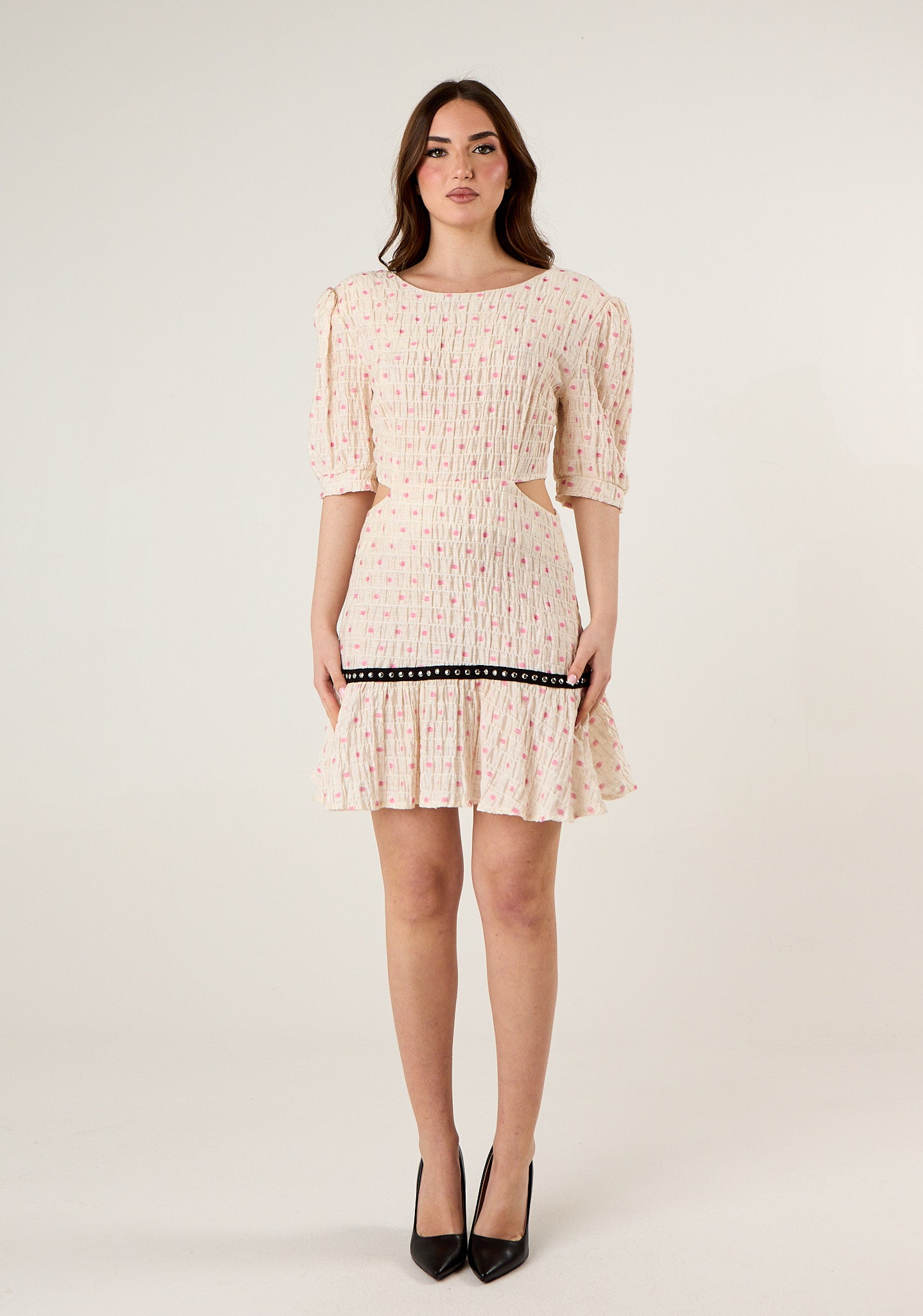 Abito a pois con cut out