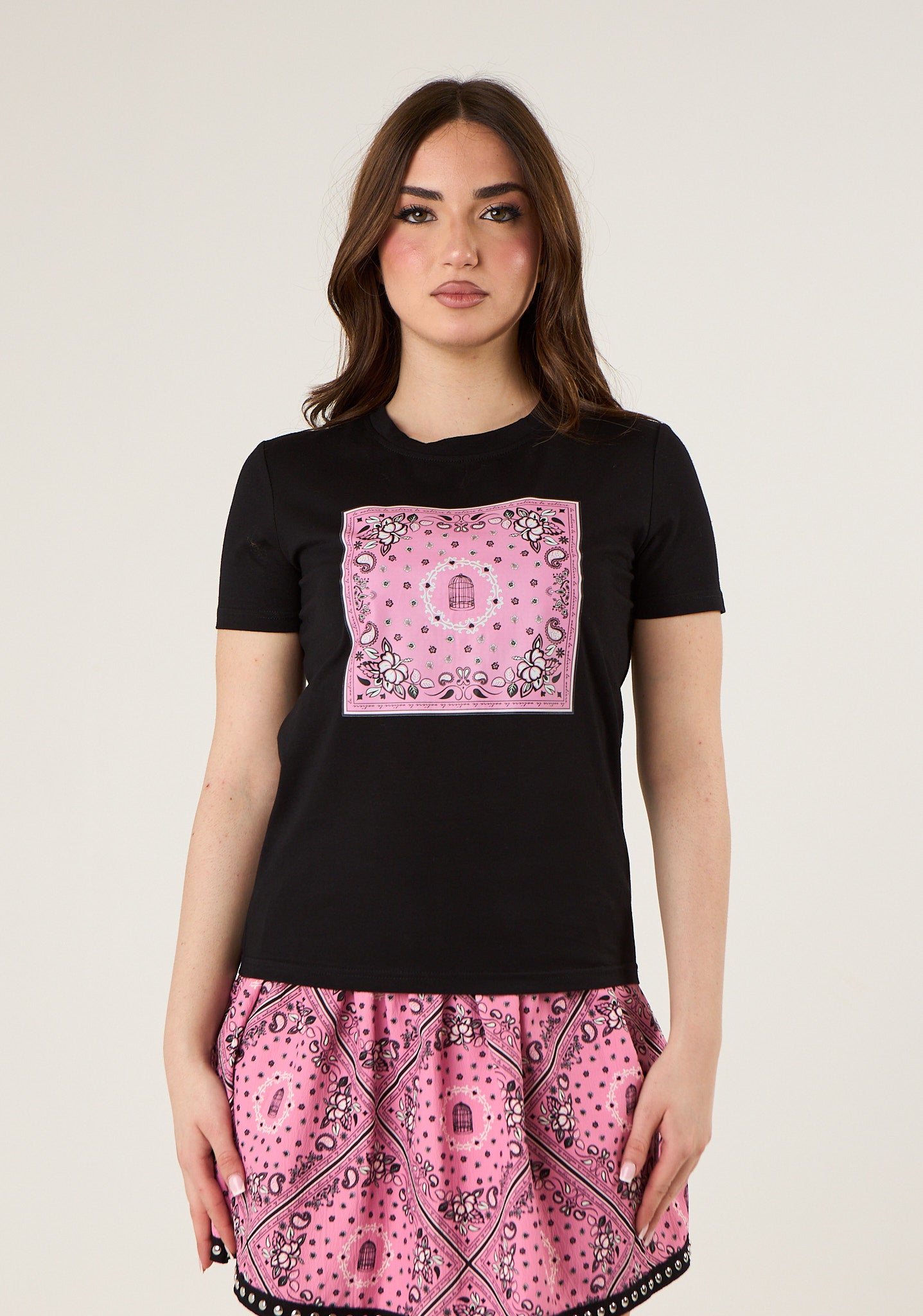 T-shirt con stampa paisley
