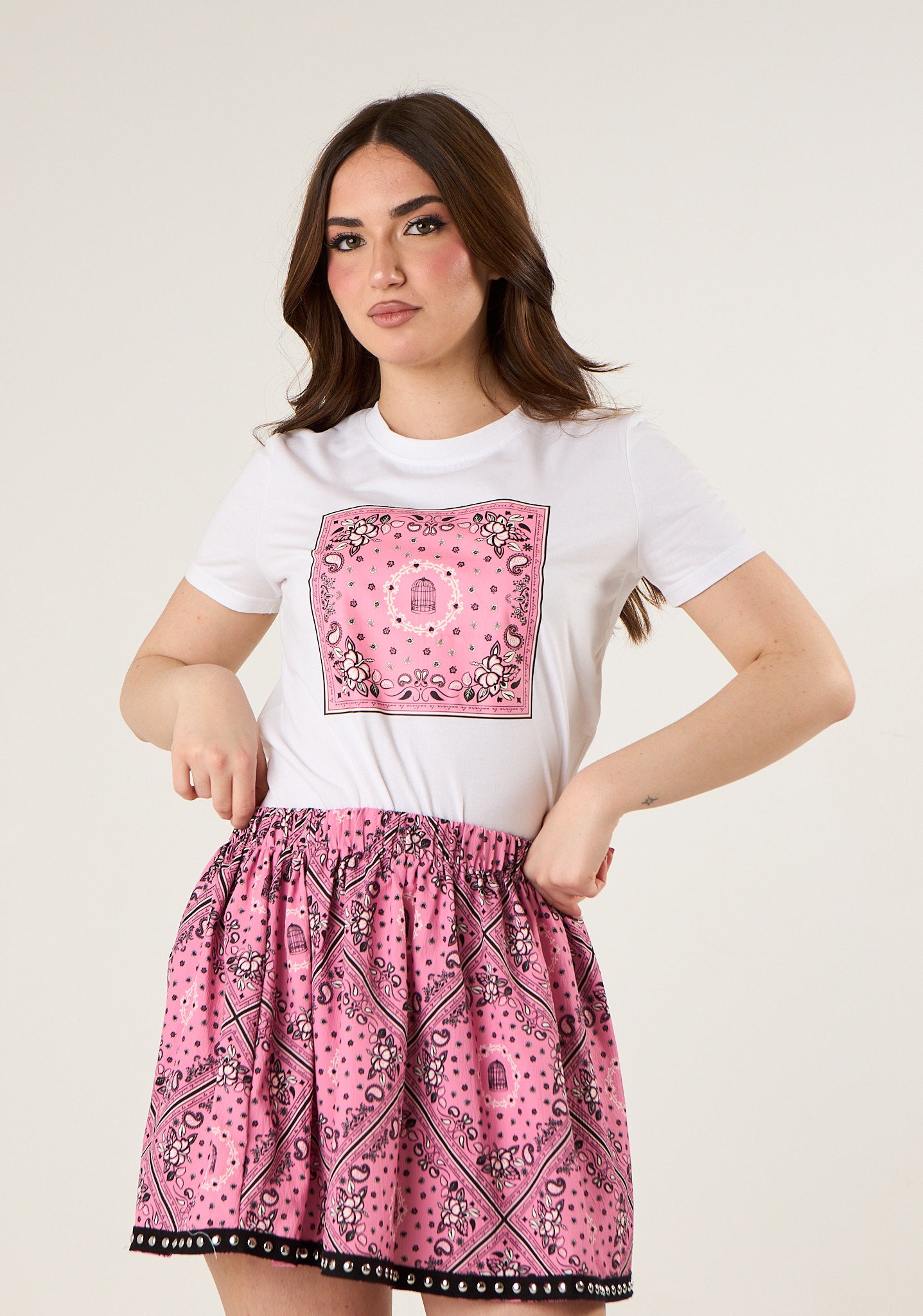 T-shirt con stampa paisley
