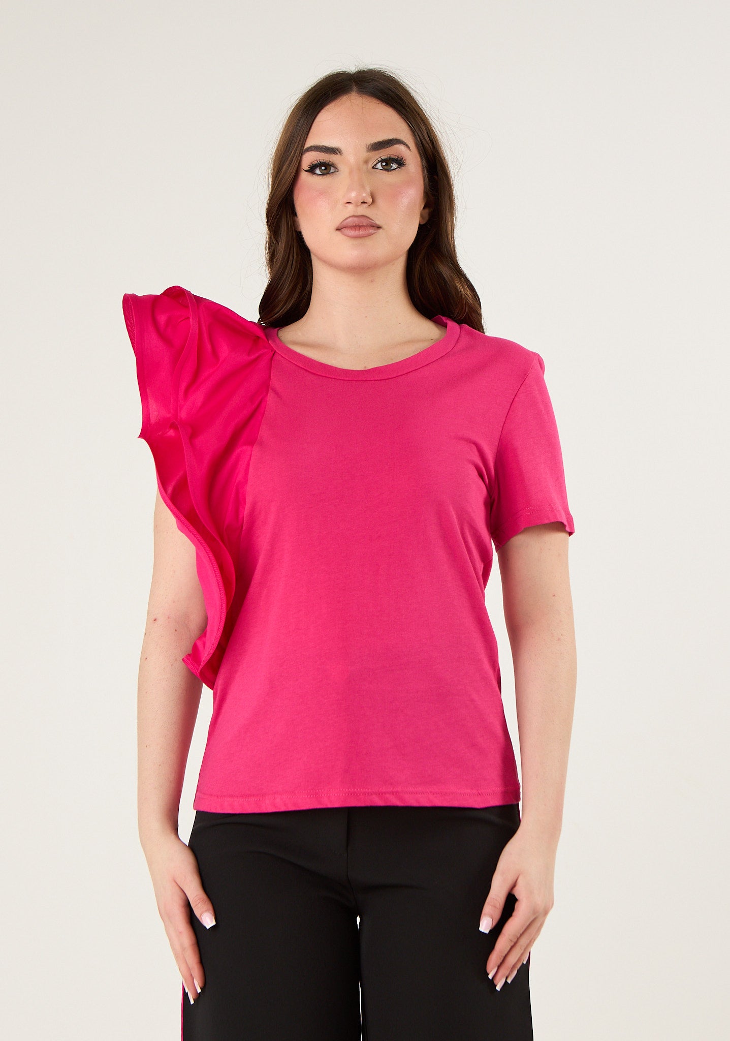 T-shirt con manica a balza