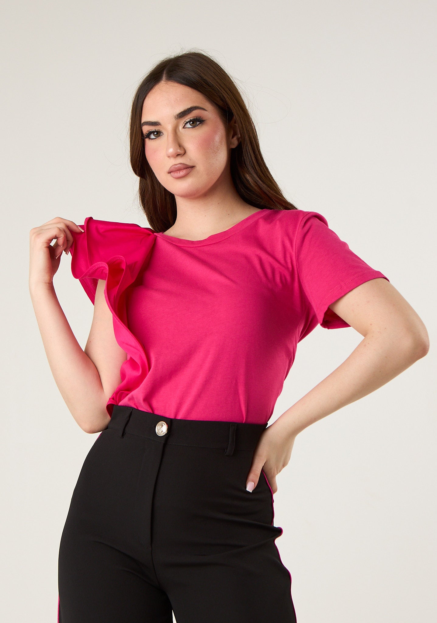 T-shirt con manica a balza