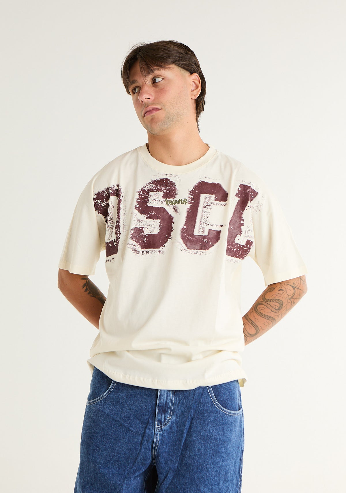 T-shirt con logo siglato