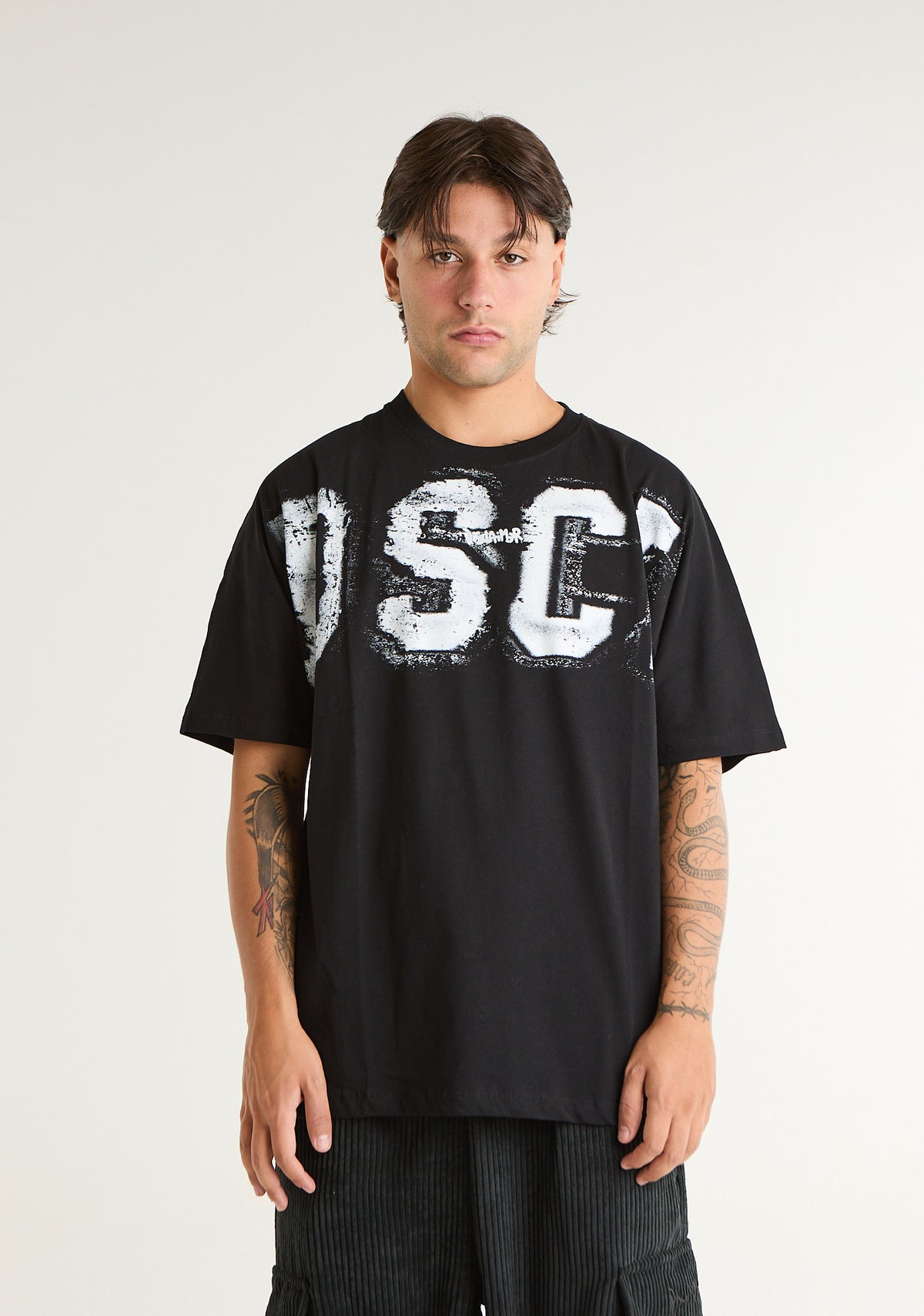 T-shirt con logo siglato