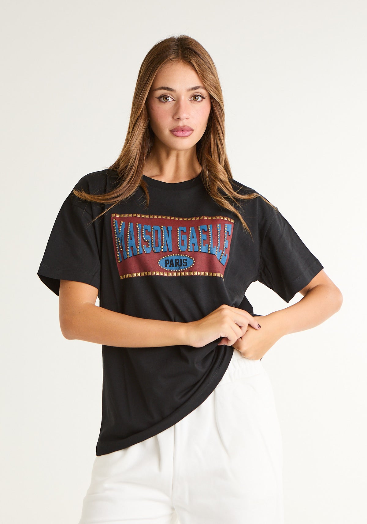 T-shirt con stampa e applicazioni