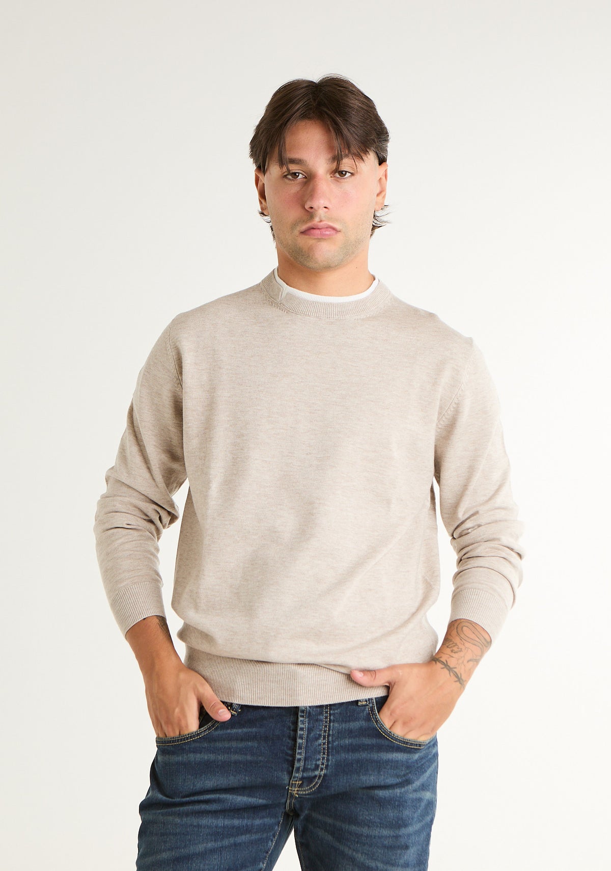 Maglia con girocollo dettaglio
