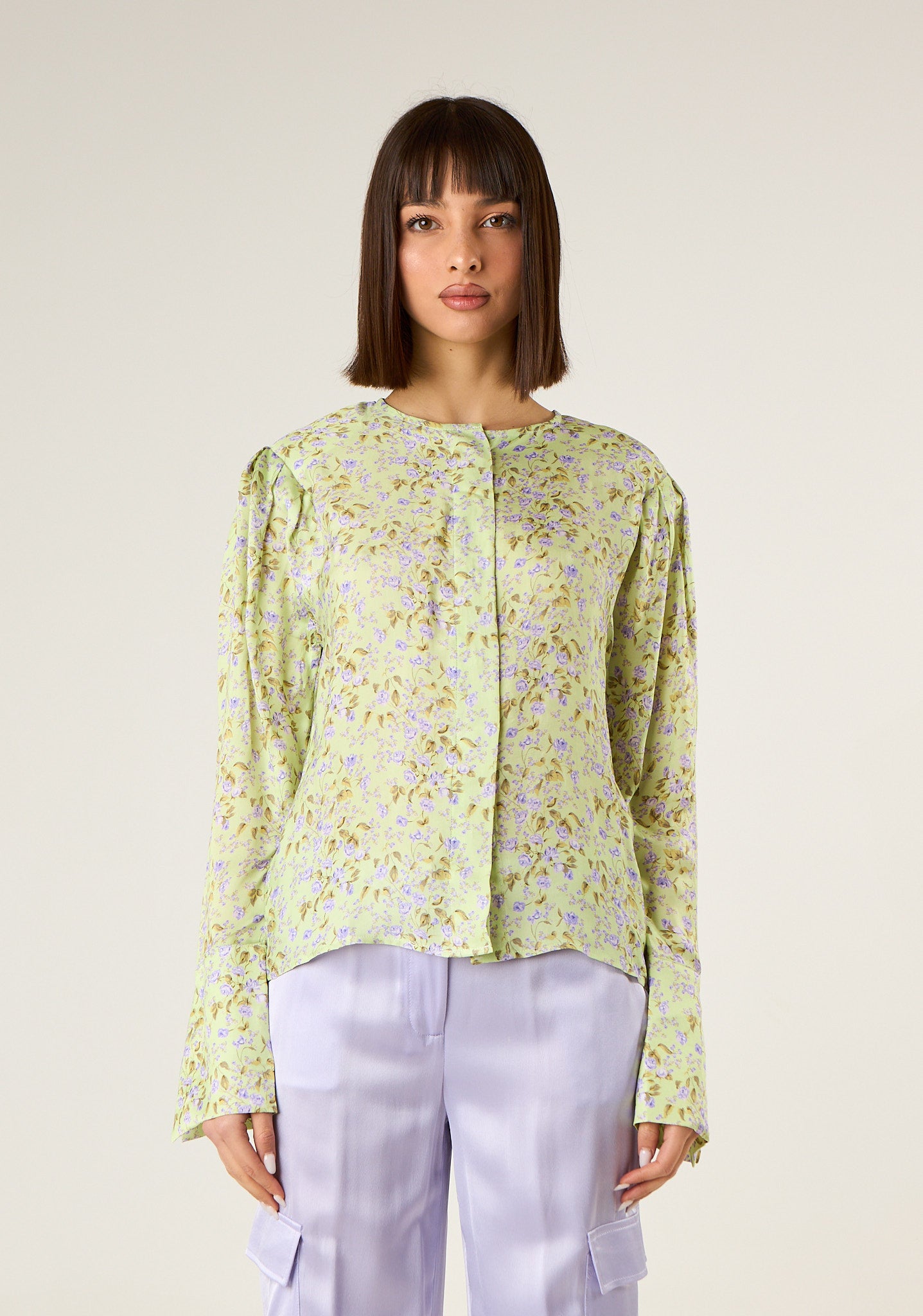 Camicia floreale senza collo