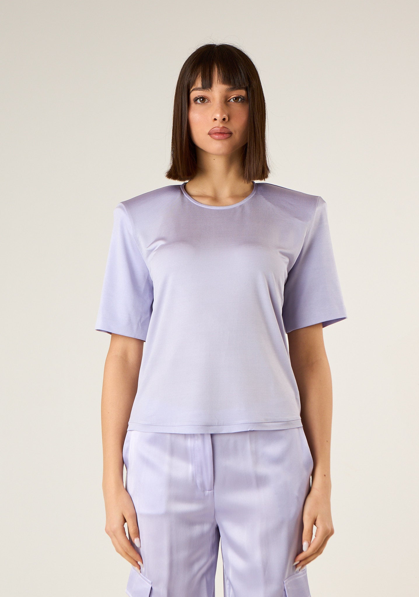 T-shirt in raso con spalline