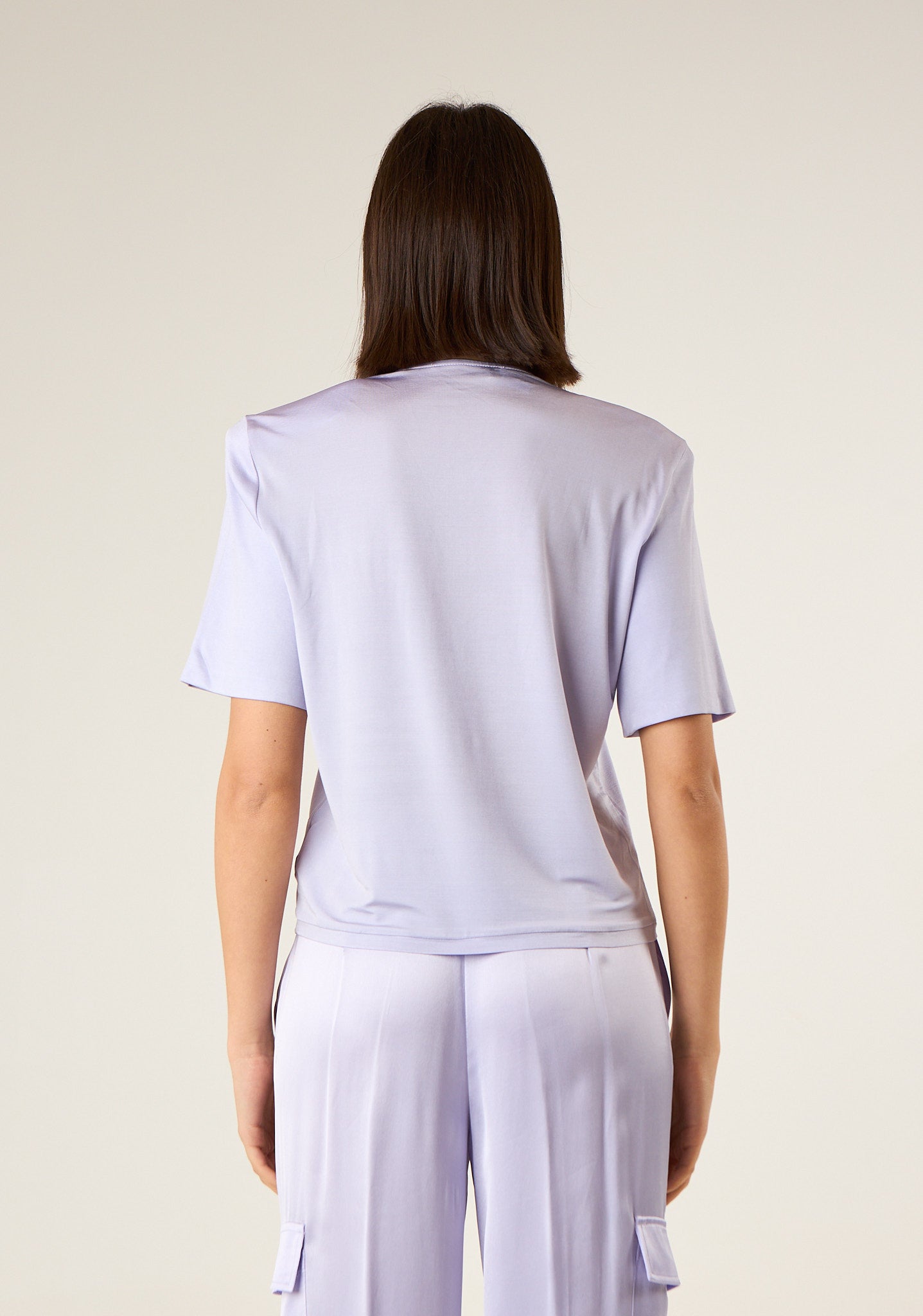 T-shirt in raso con spalline