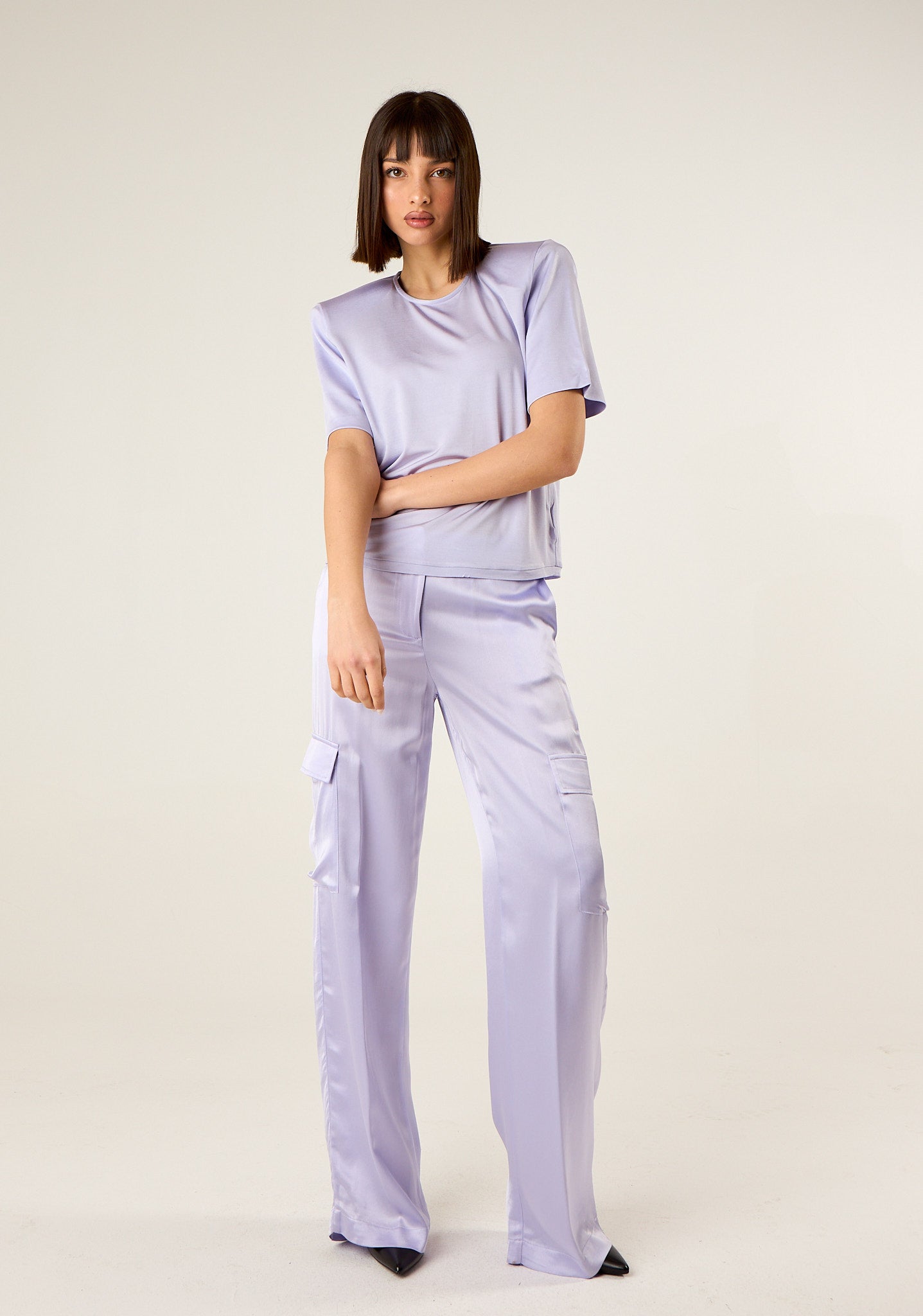 T-shirt in raso con spalline