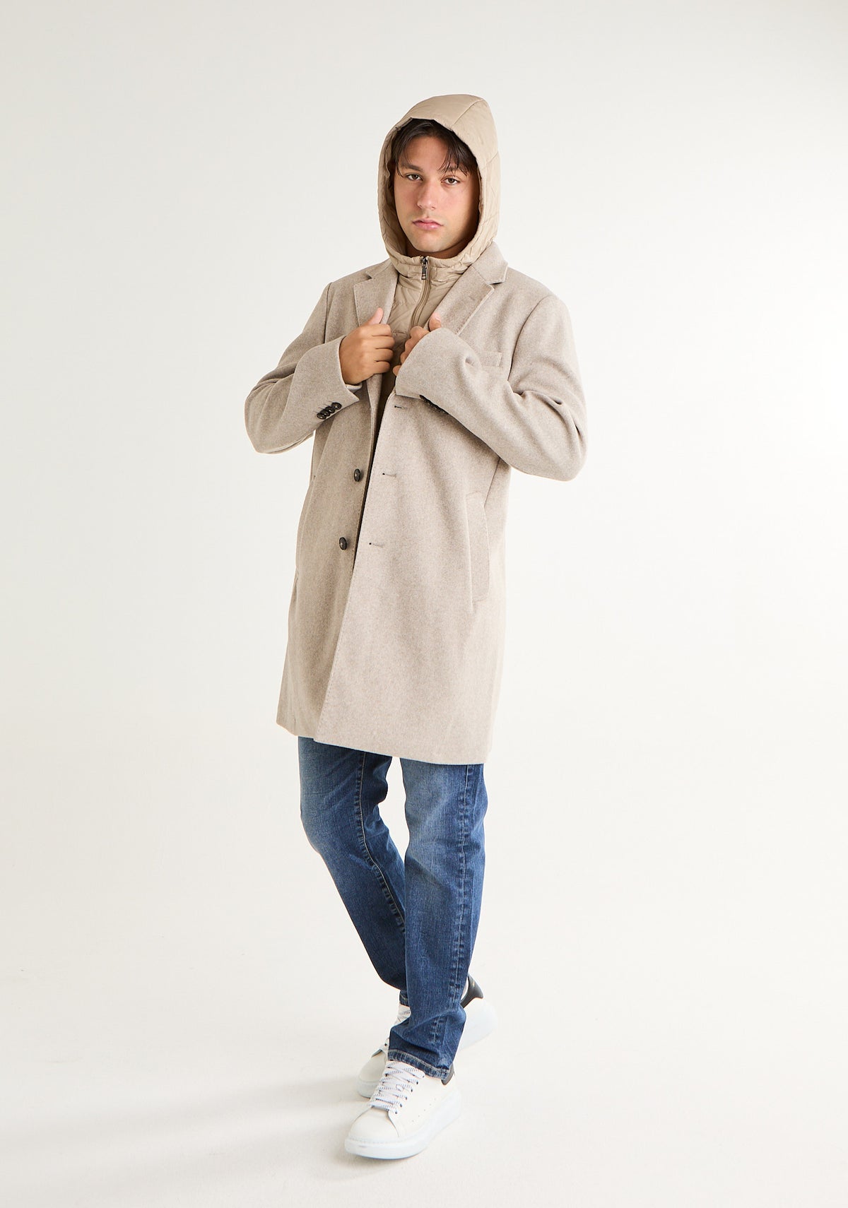 Cappotto con dettaglio removibile
