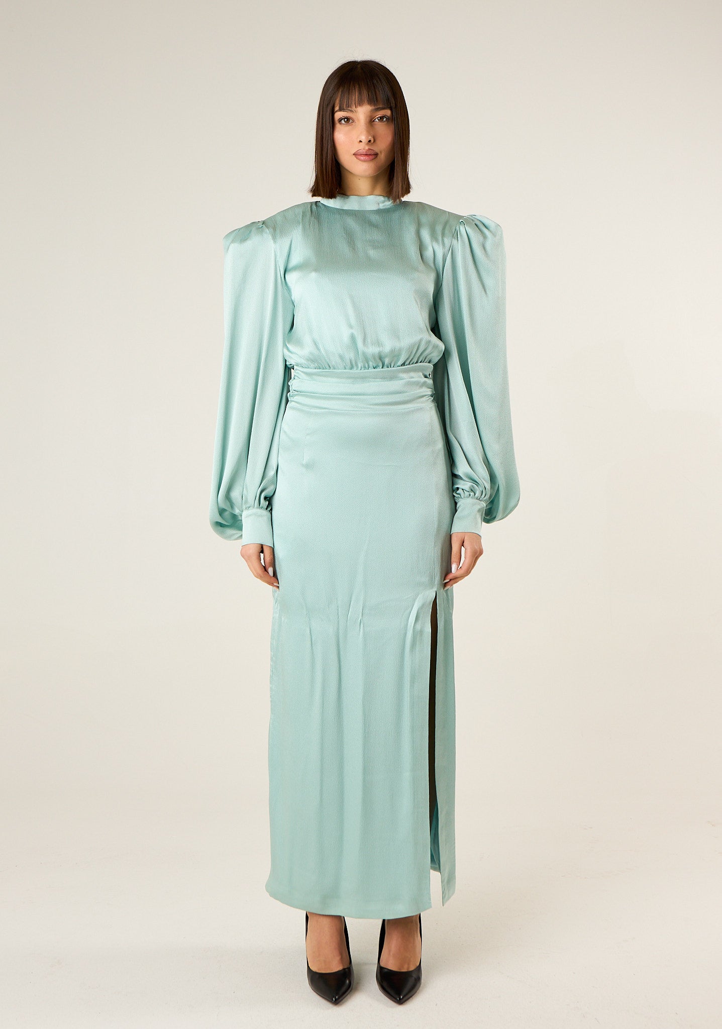 Abito lungo a volumi ampi