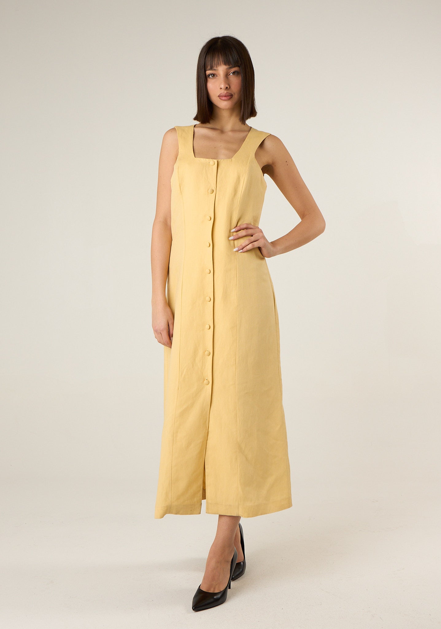 Abito lungo in tela di lino