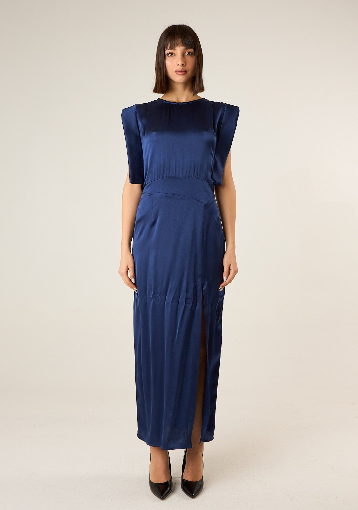 Abito lungo con maniche ad aletta