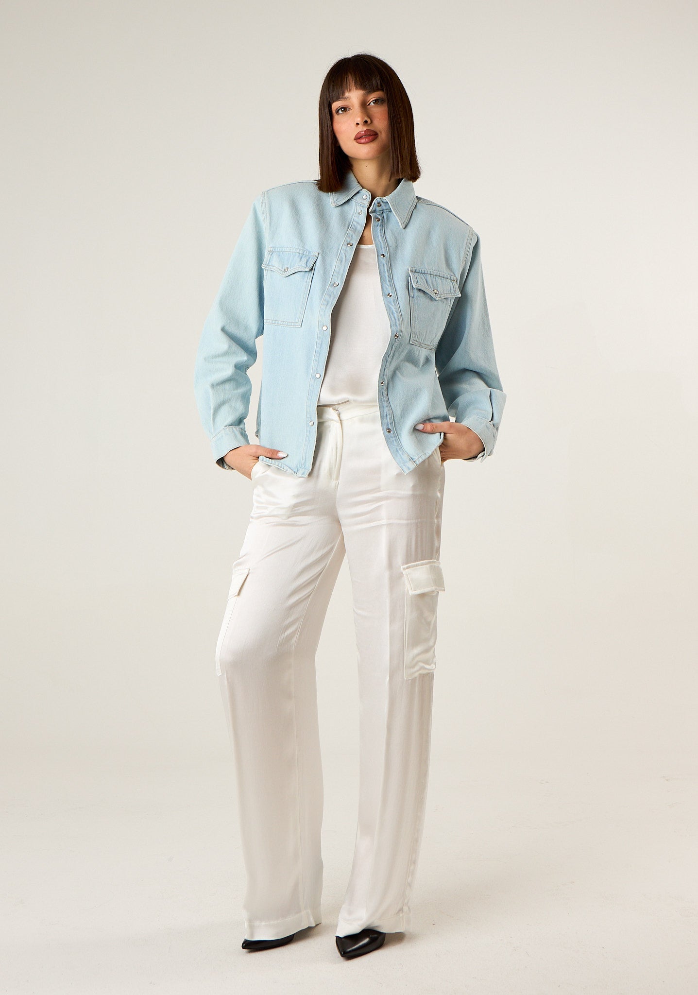 Pantalone cargo in raso