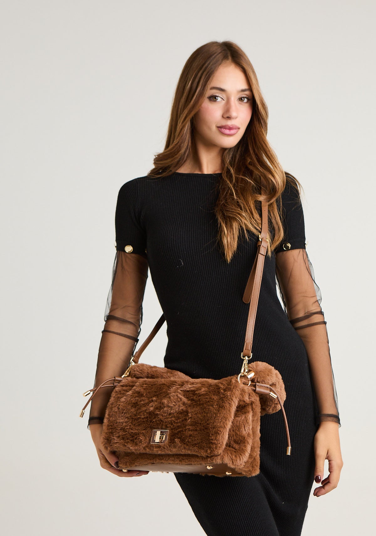 Borsa baguette in pelo con tracolla