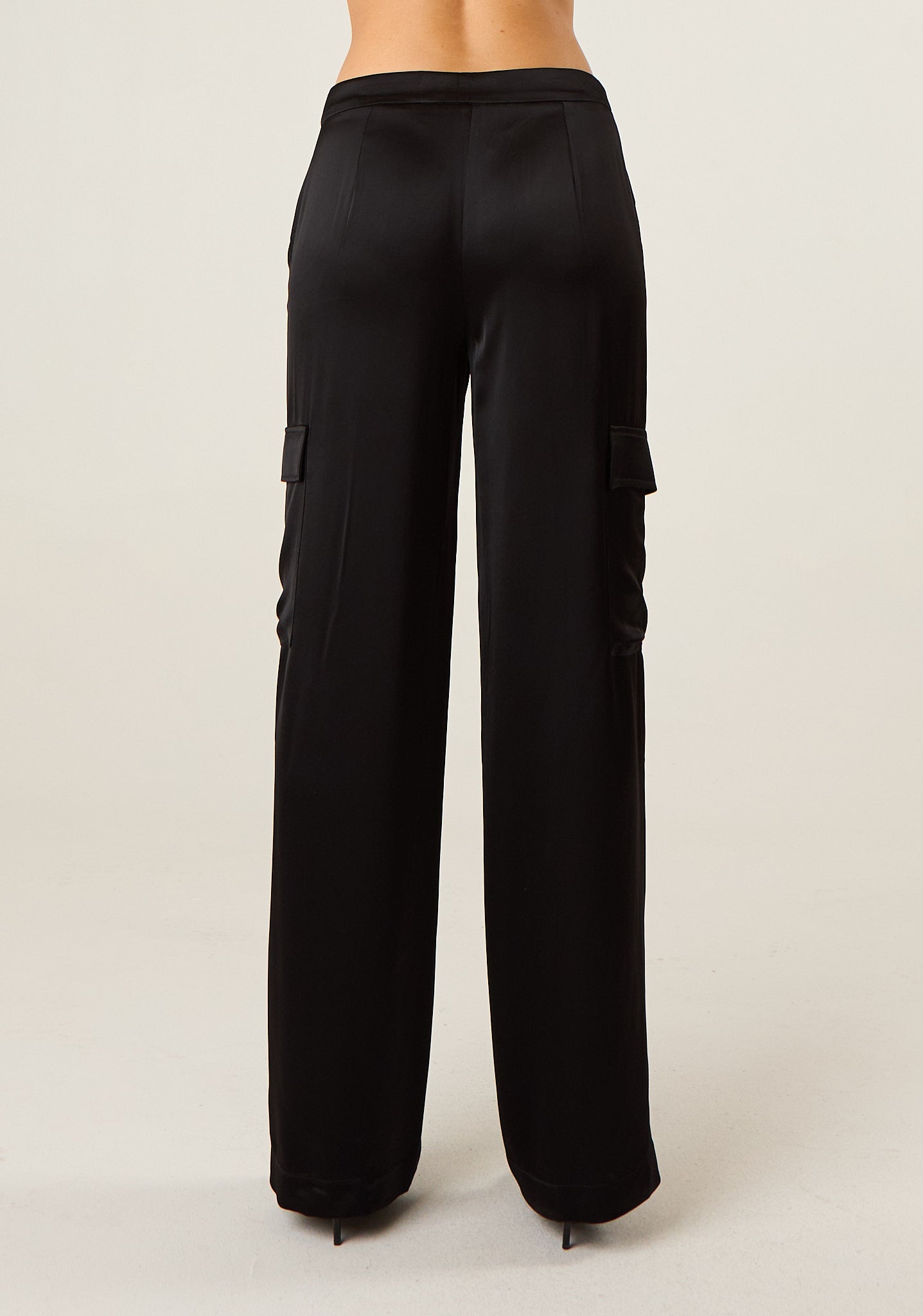 Pantalone cargo in raso