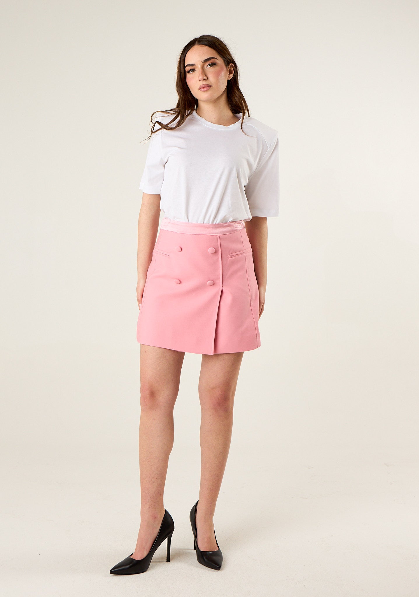 Gonna corta con chiusura a giacca