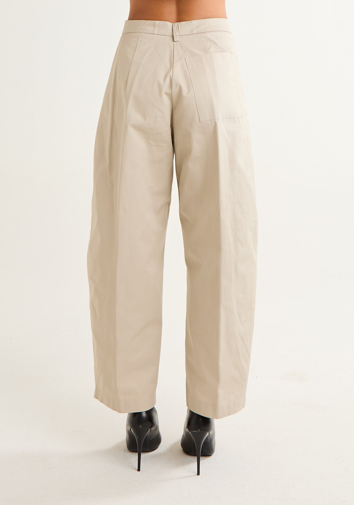 Pantalone barrel