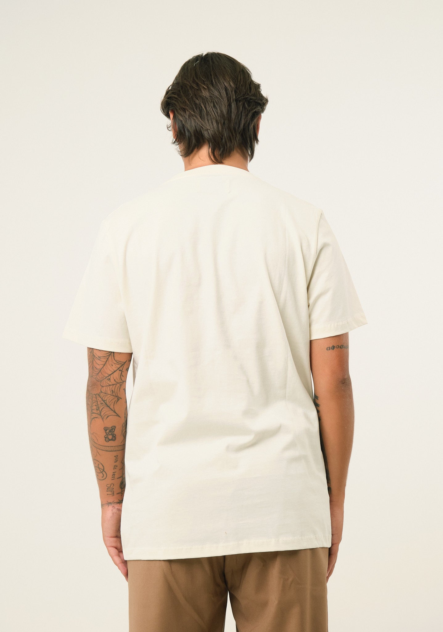 T-shirt con logo ricamato