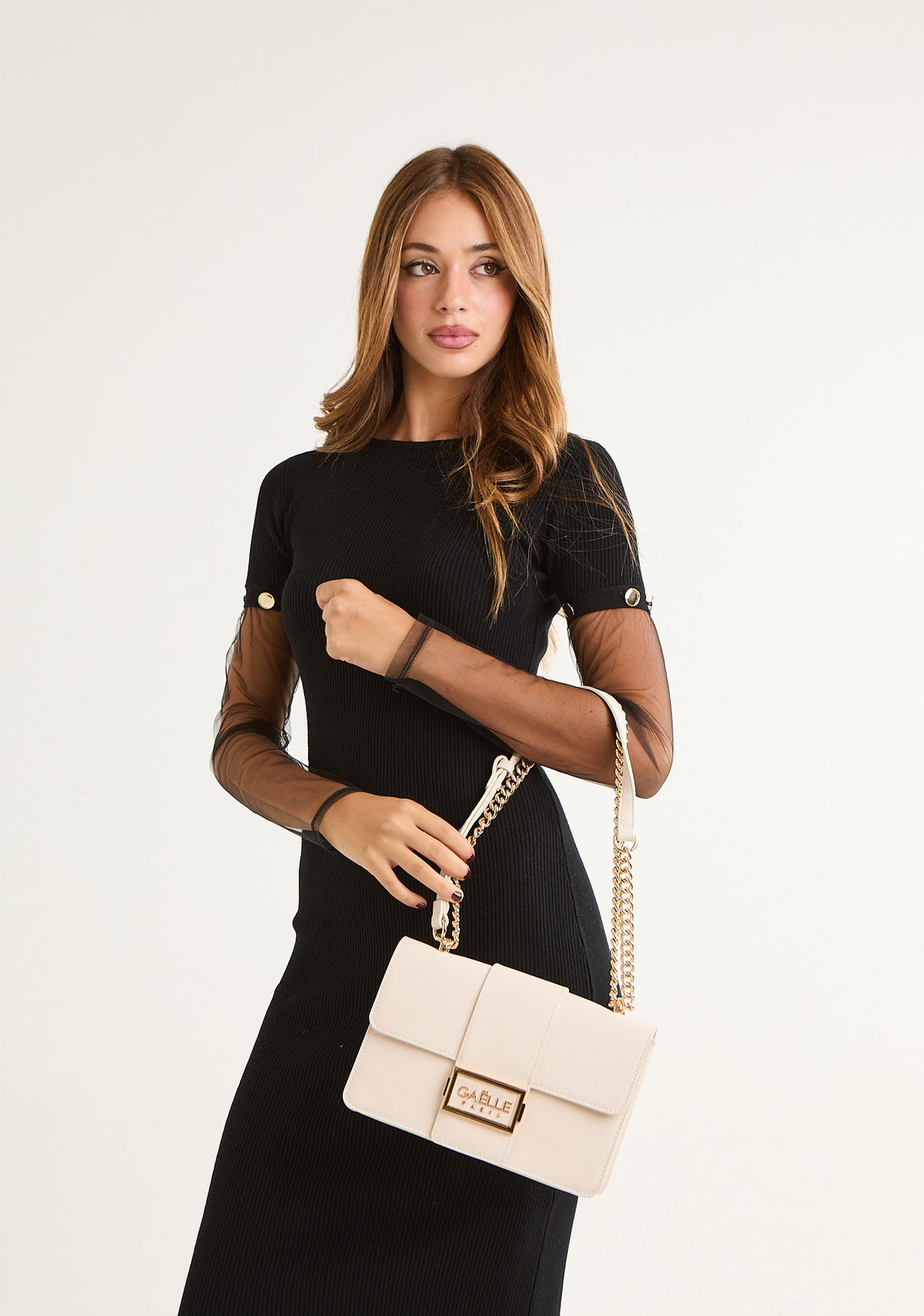 Borsa regular con patta logata in saffiano