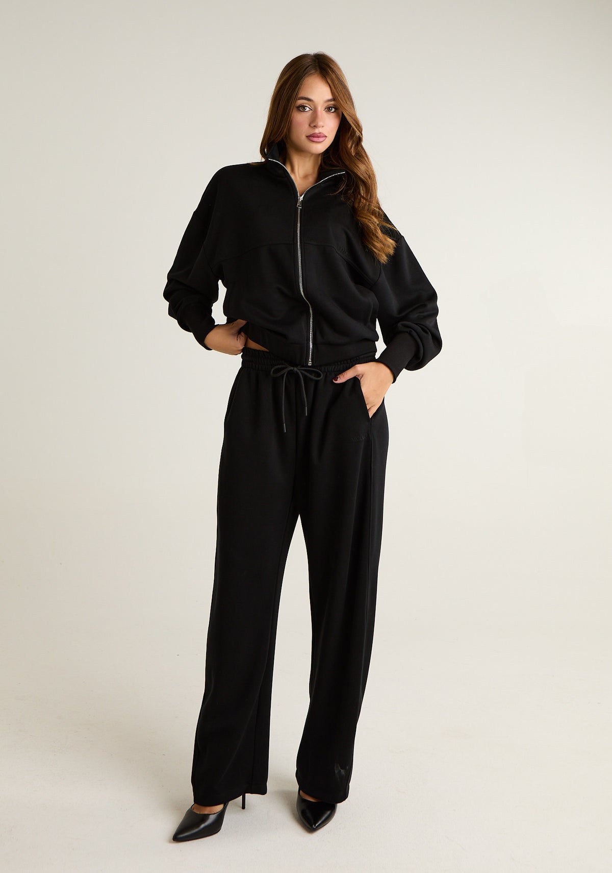 Pantalone tuta a gambe dritte