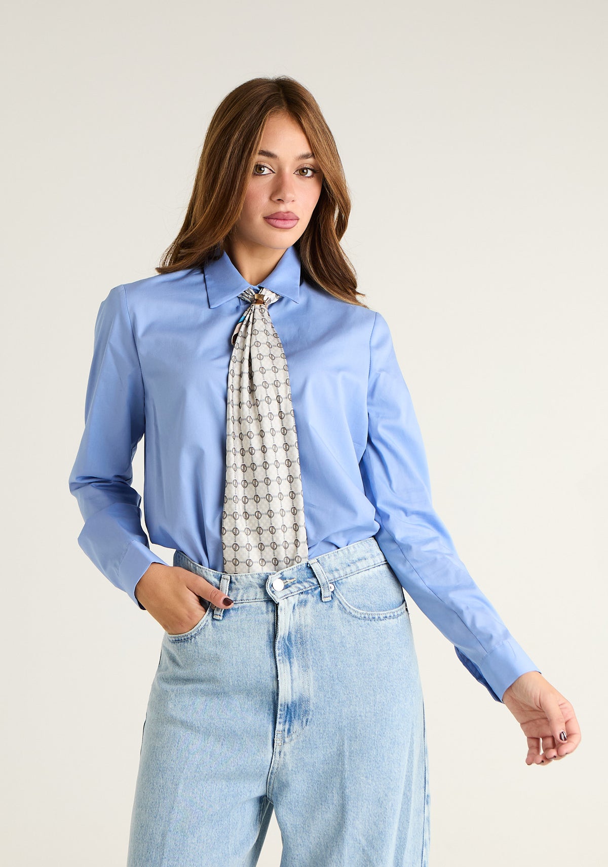 Camicia con foulard