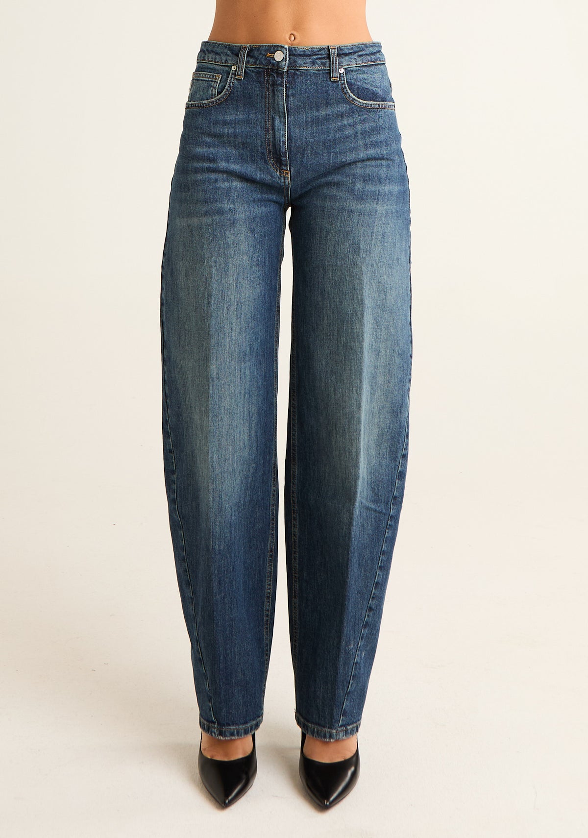 Jeans barrel sabbiato