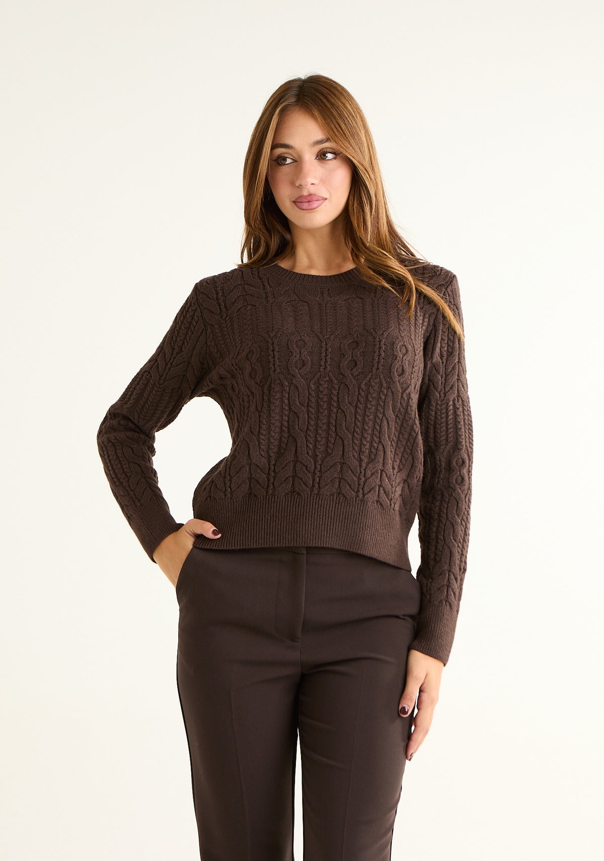 Maglia girocollo con lavorazione geometrica