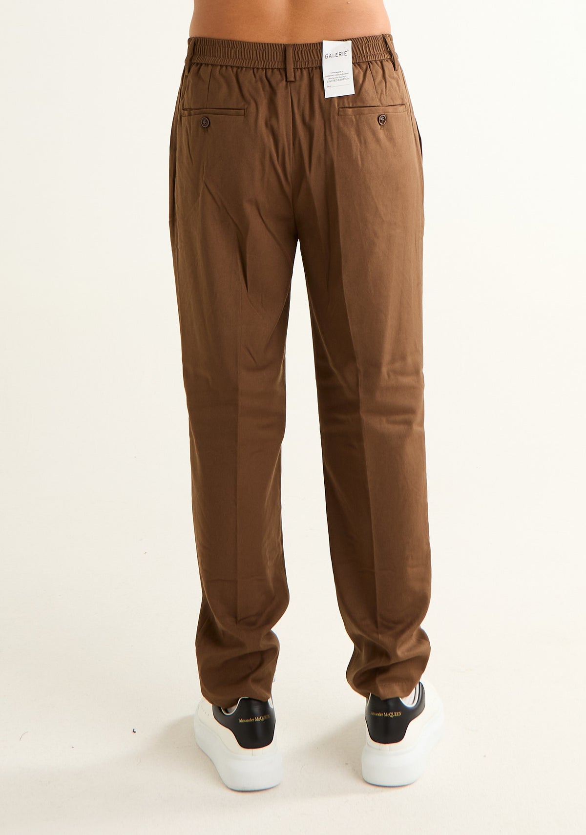 Pantalone a piega stirata