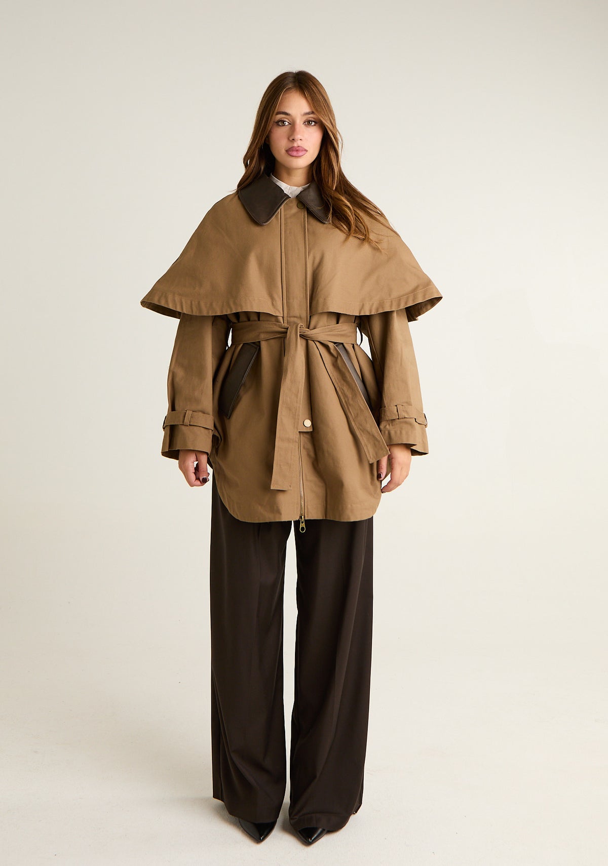 Trench Sherlok con colletto in ecopelle