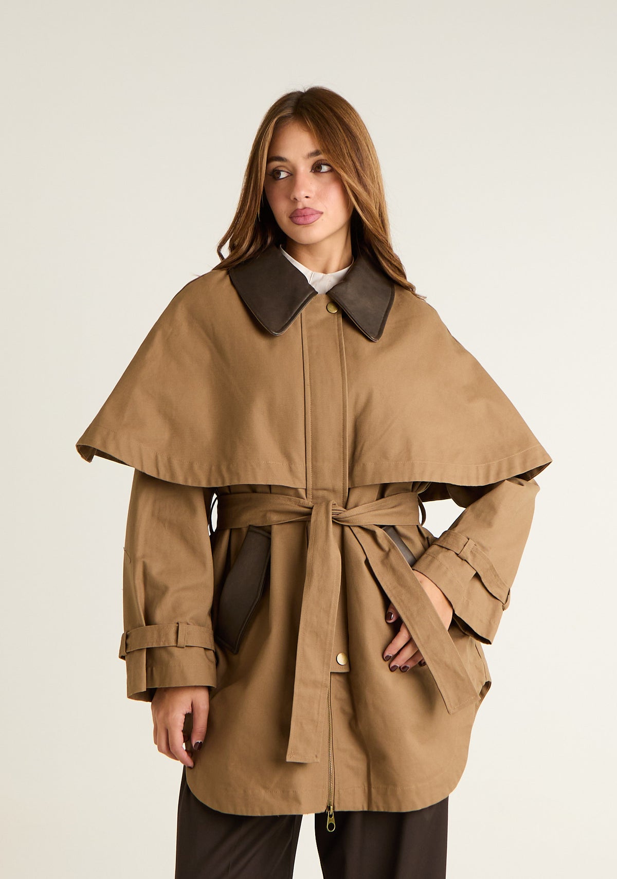 Trench Sherlok con colletto in ecopelle