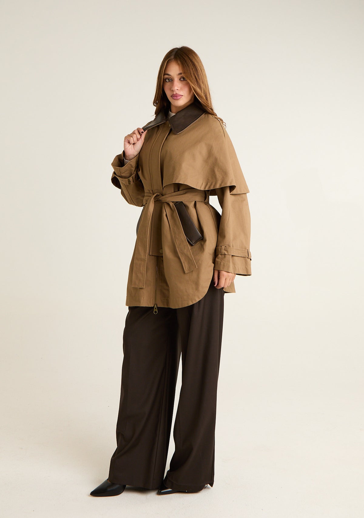 Trench Sherlok con colletto in ecopelle