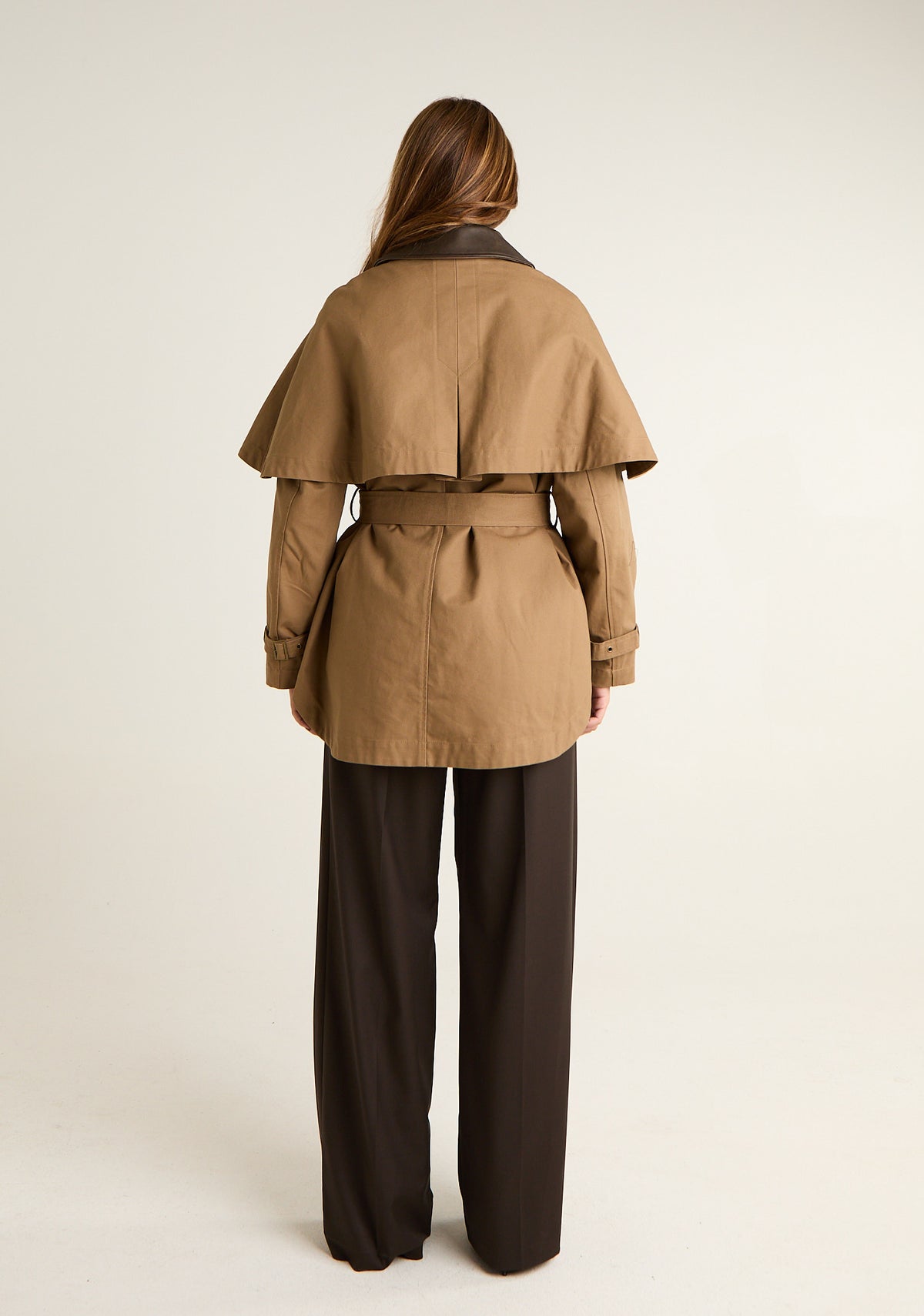 Trench Sherlok con colletto in ecopelle