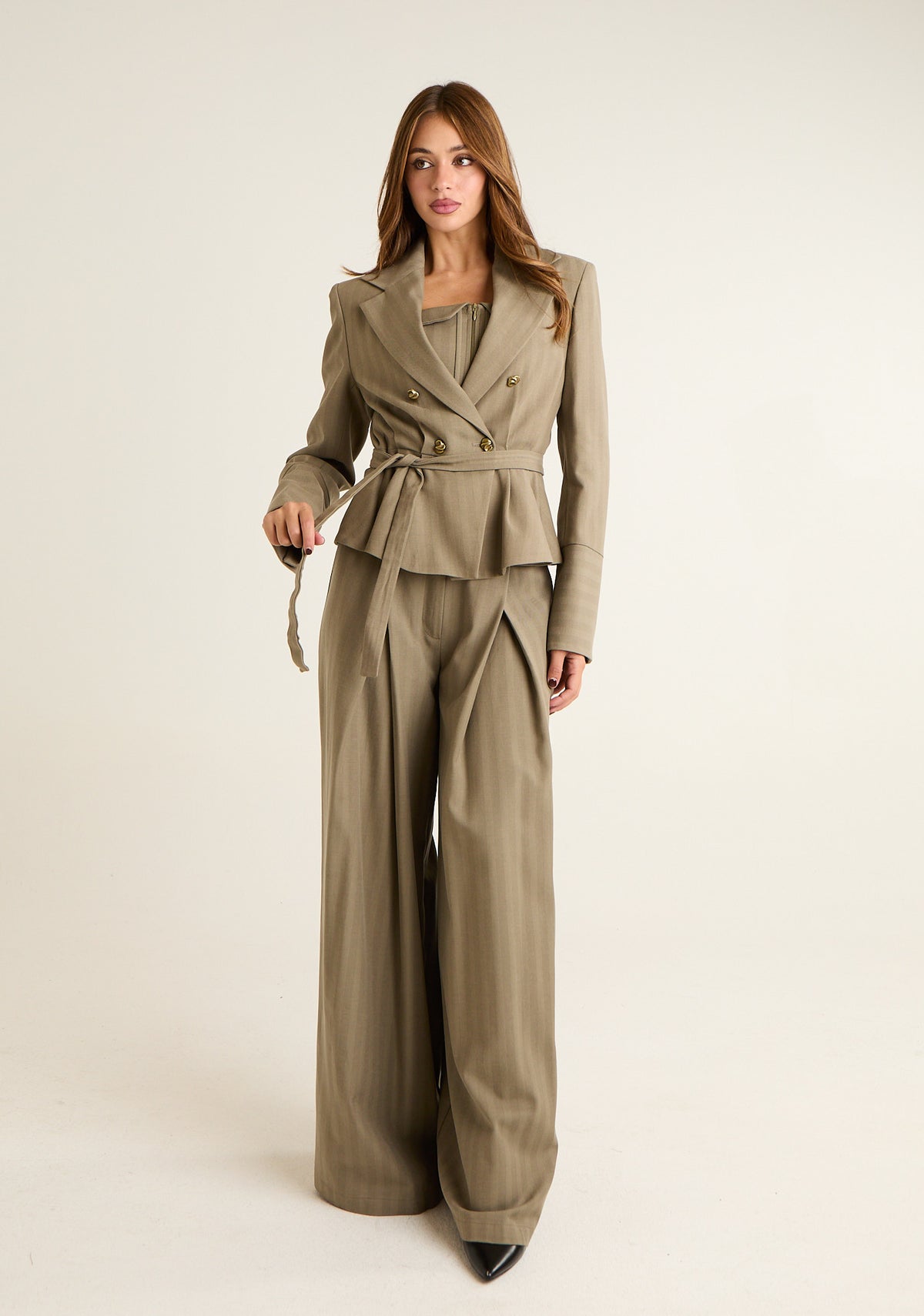 Pantalone palazzo con pences frontali