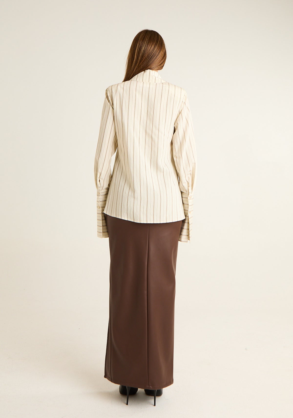 Camicia rigata con spalline