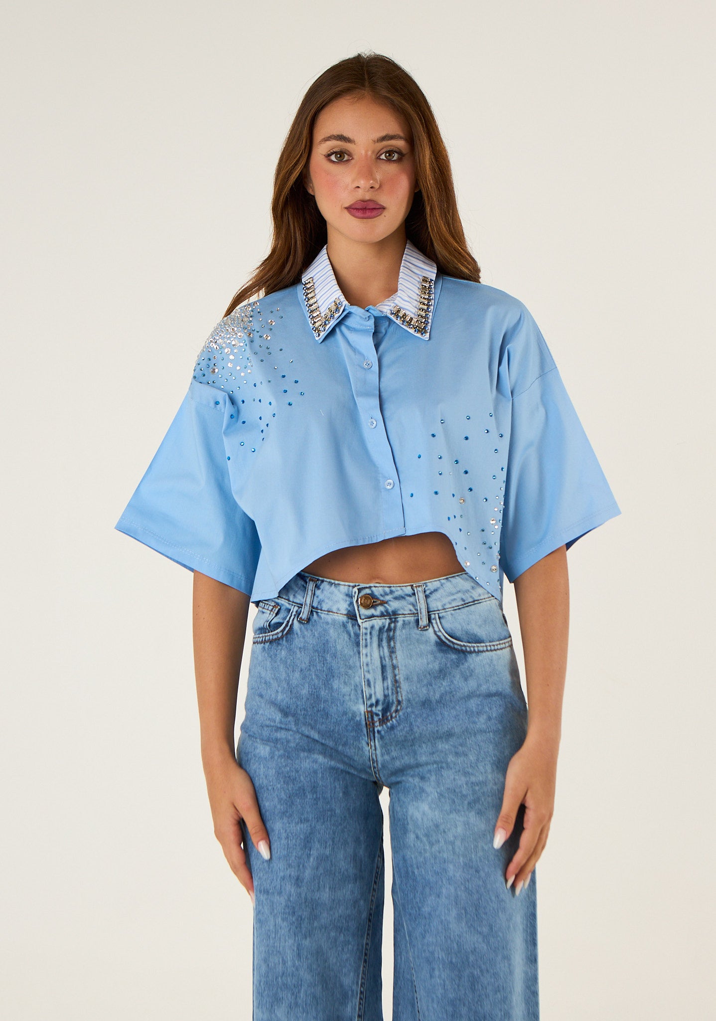 Camicia crop con colletto a contrasto