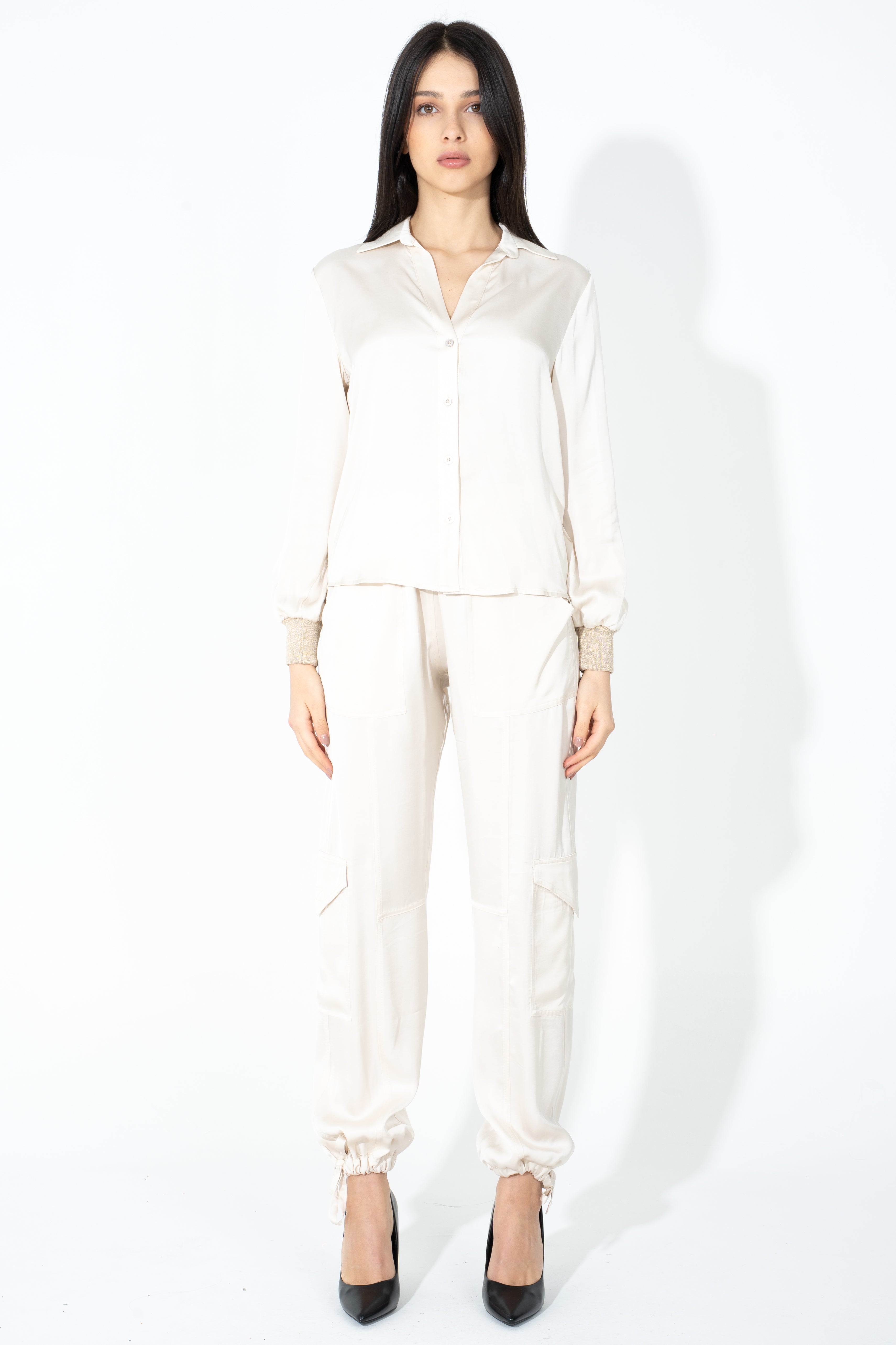 Pantalone cargo in raso