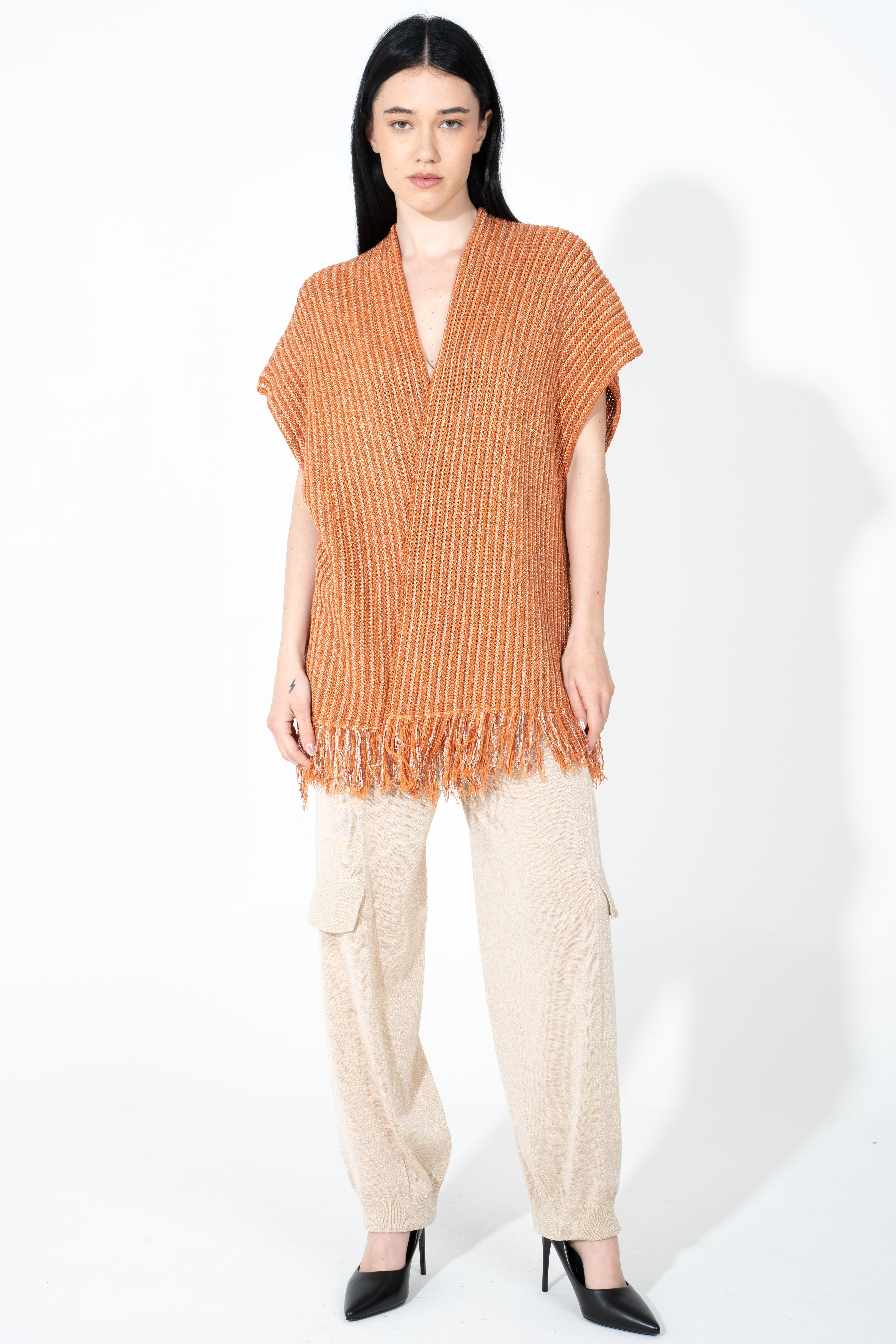 Gilet fiammato con frange finali