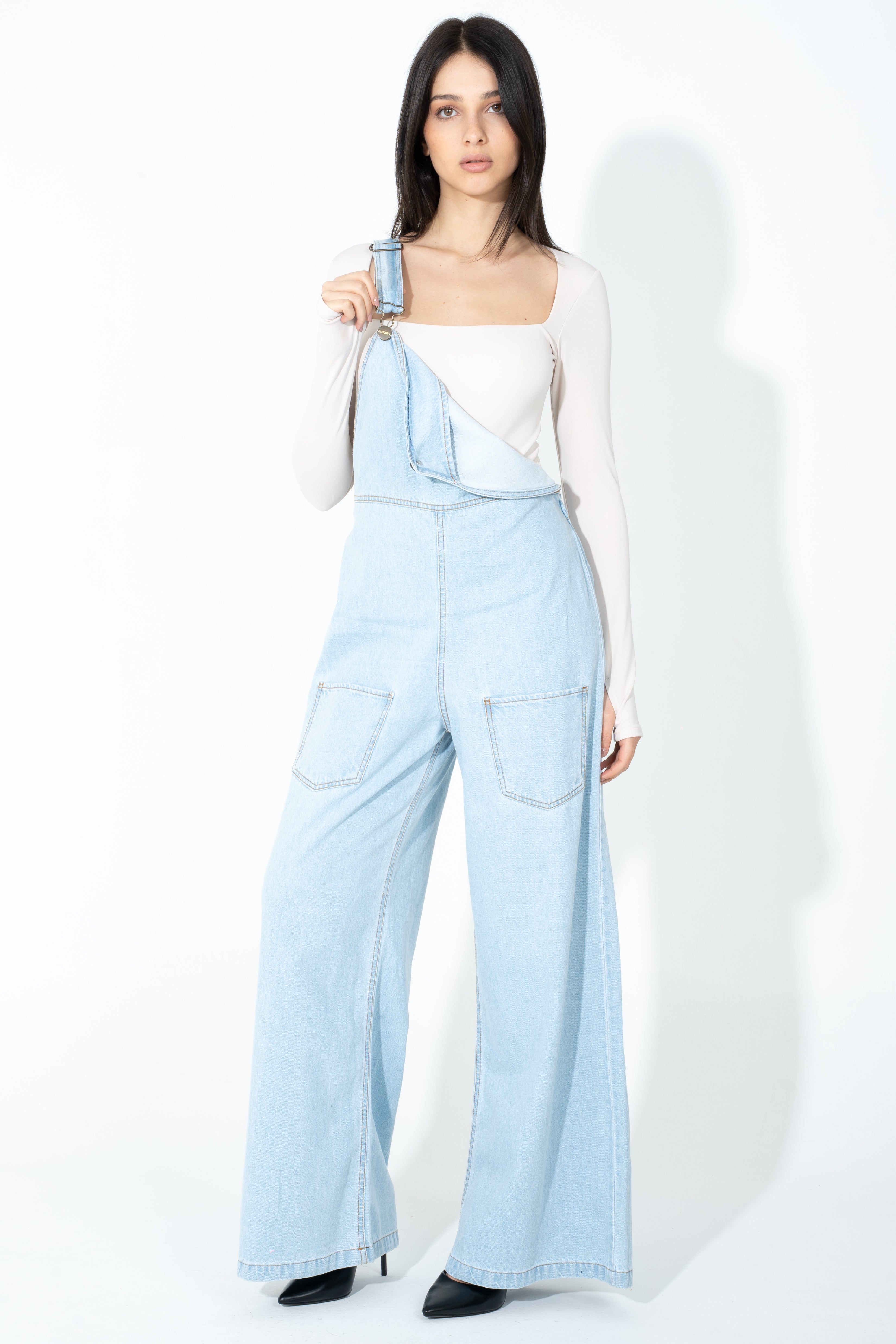 Salopette in jeans con dettagli