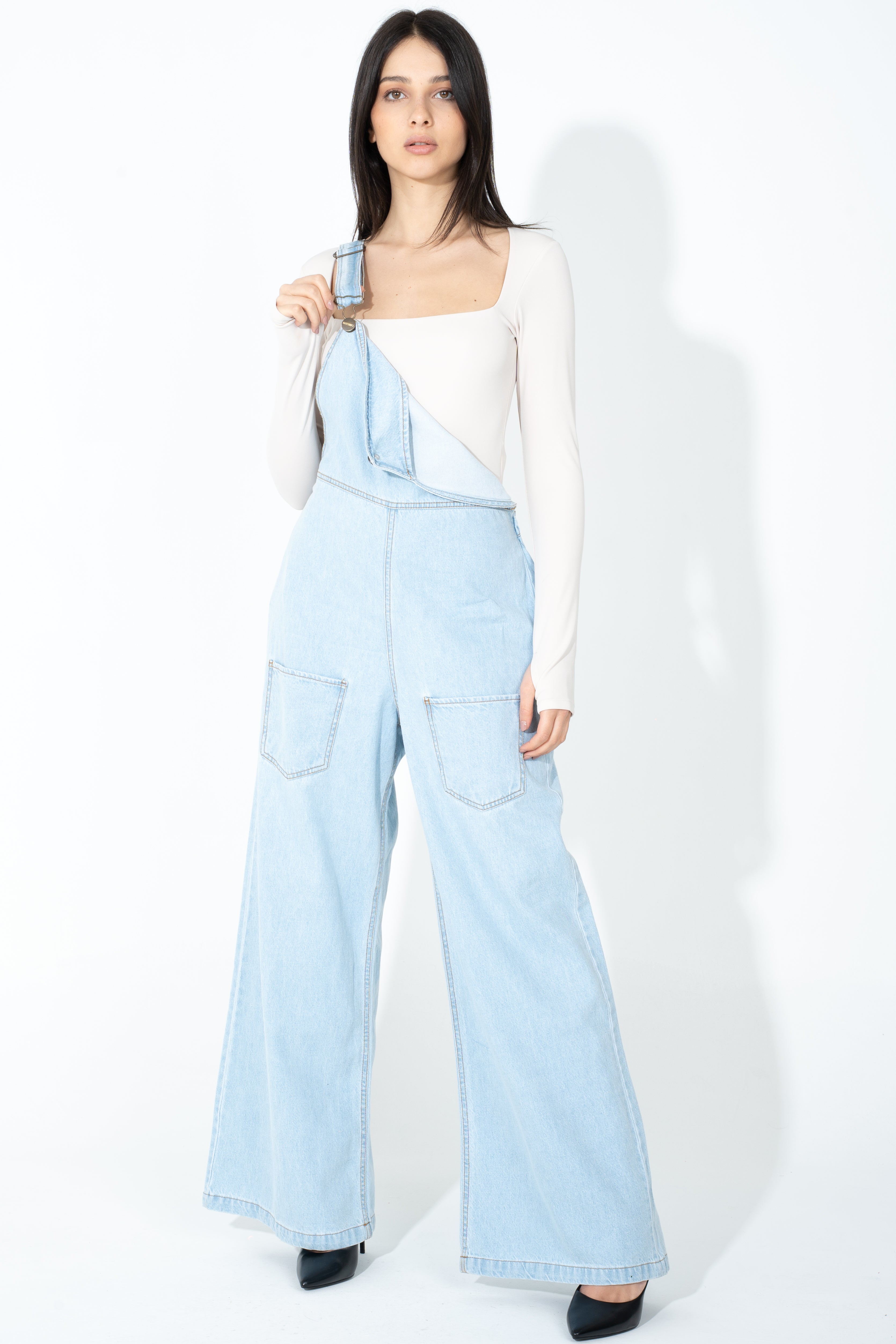 Salopette in jeans con dettagli