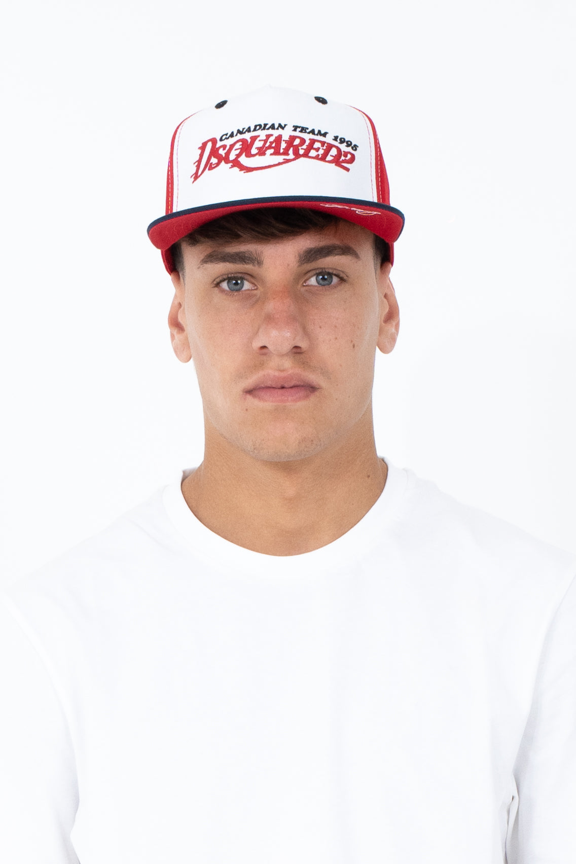 Cappello con visiera