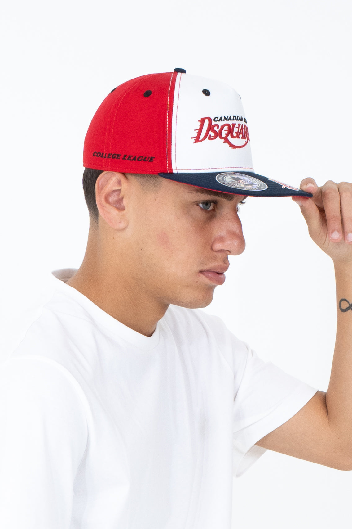 Cappello con visiera