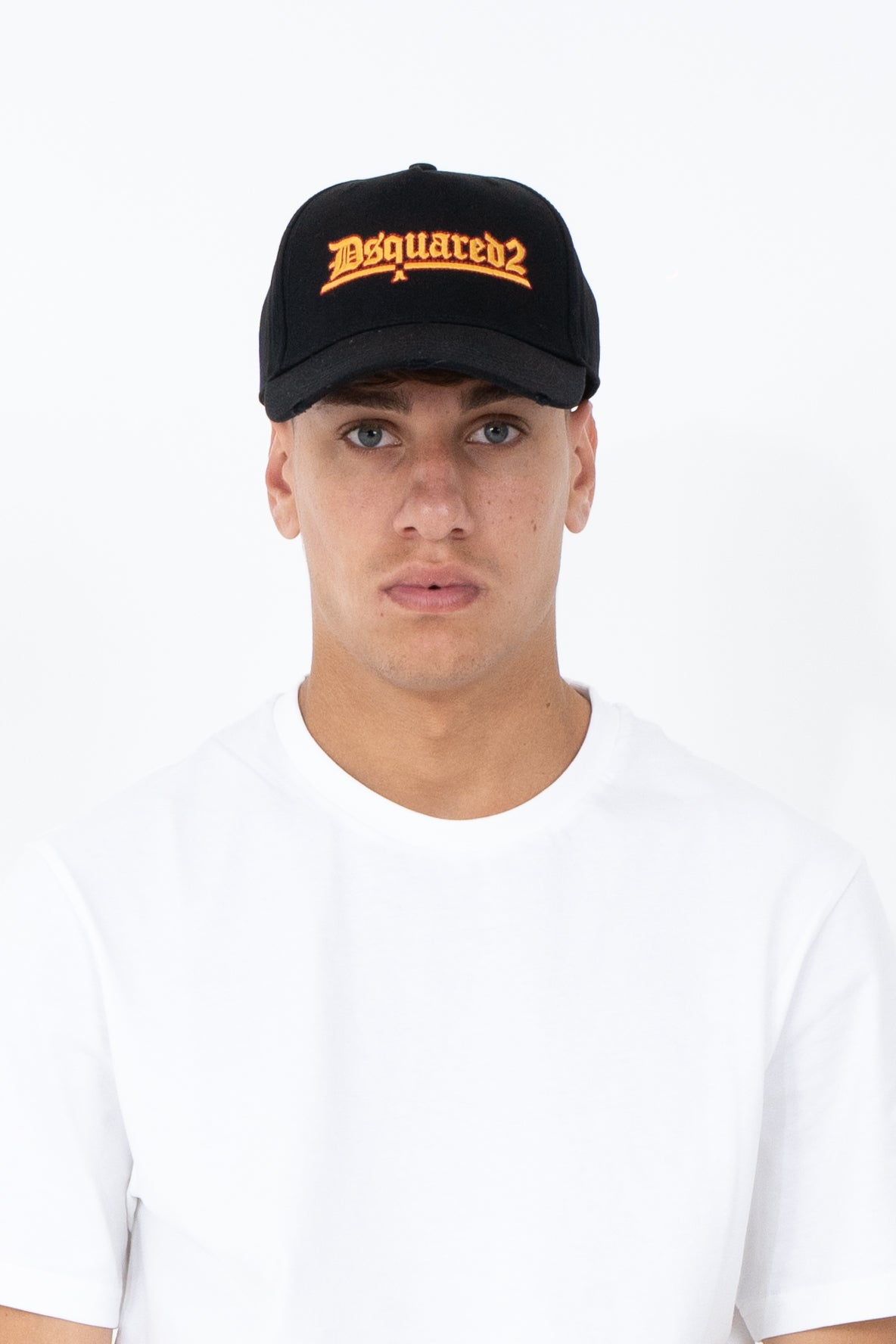 Cappello con visiera